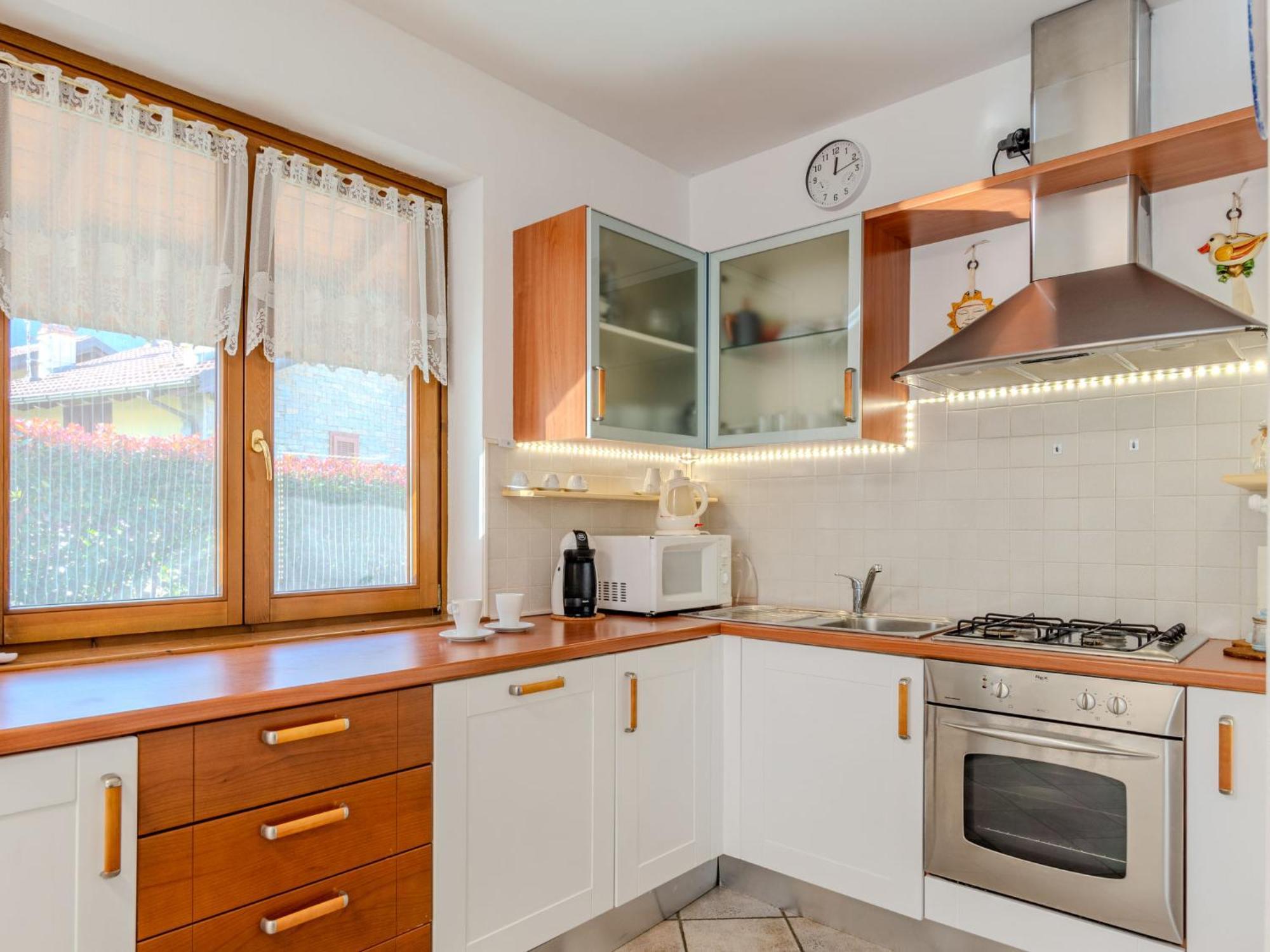 Mina By Interhome Carriola