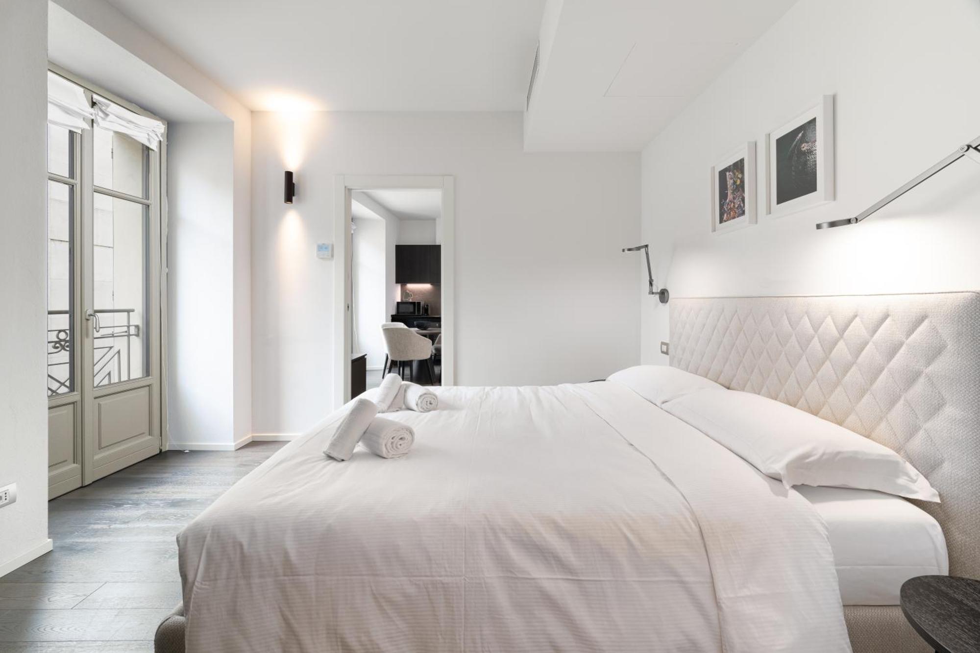 Apartment Palazzo La Cortesella - Modern Design & Location