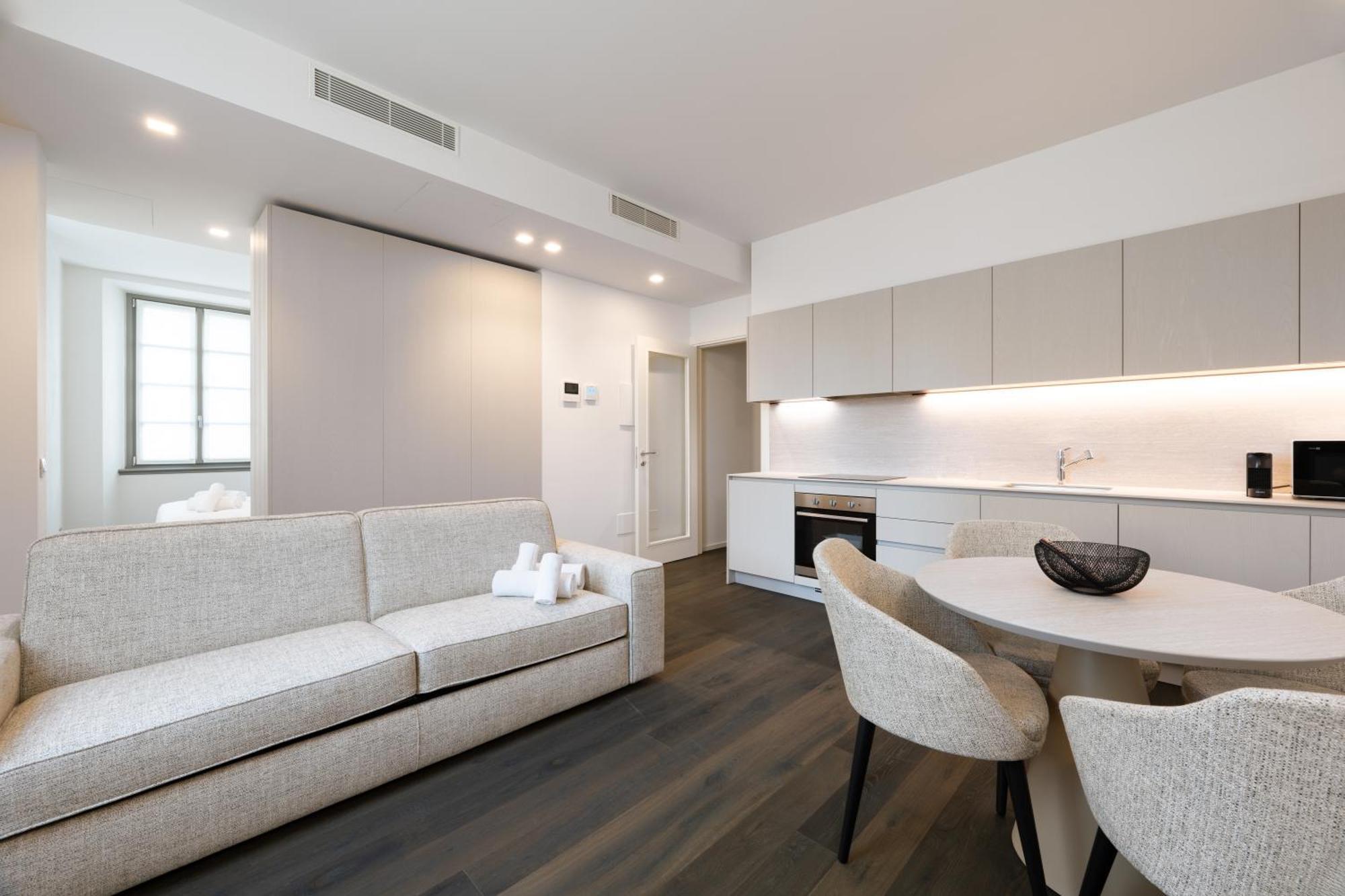 Palazzo La Cortesella - Modern Design & Location