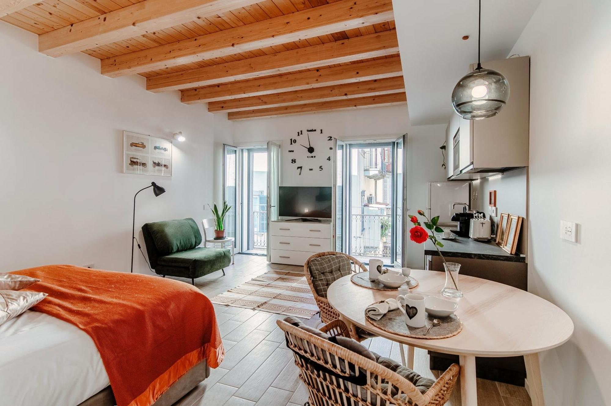 Numero 11 Piazza Amendola - By Myhomeincomo Apartment Como
