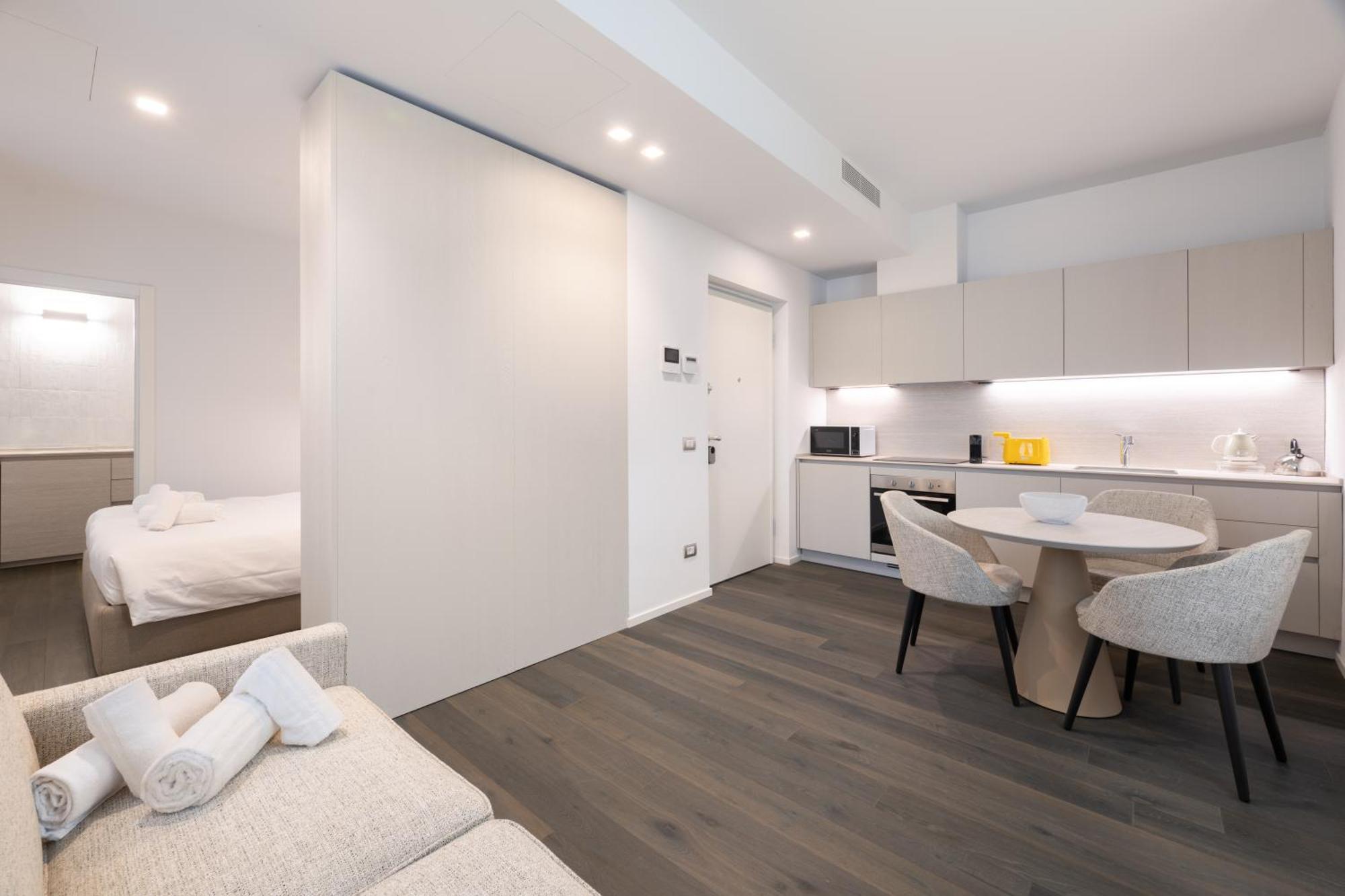 Palazzo La Cortesella - Modern Design & Location *