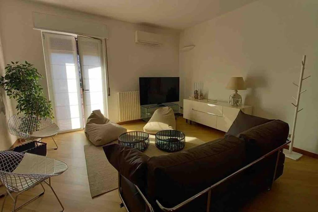 Apartment Grazioso Vicino Al Di Erba