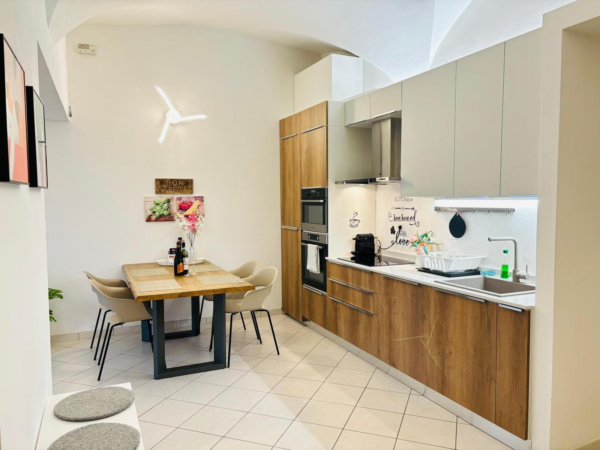 Zen - With Jacuzzi, Panoramic Views Apartment