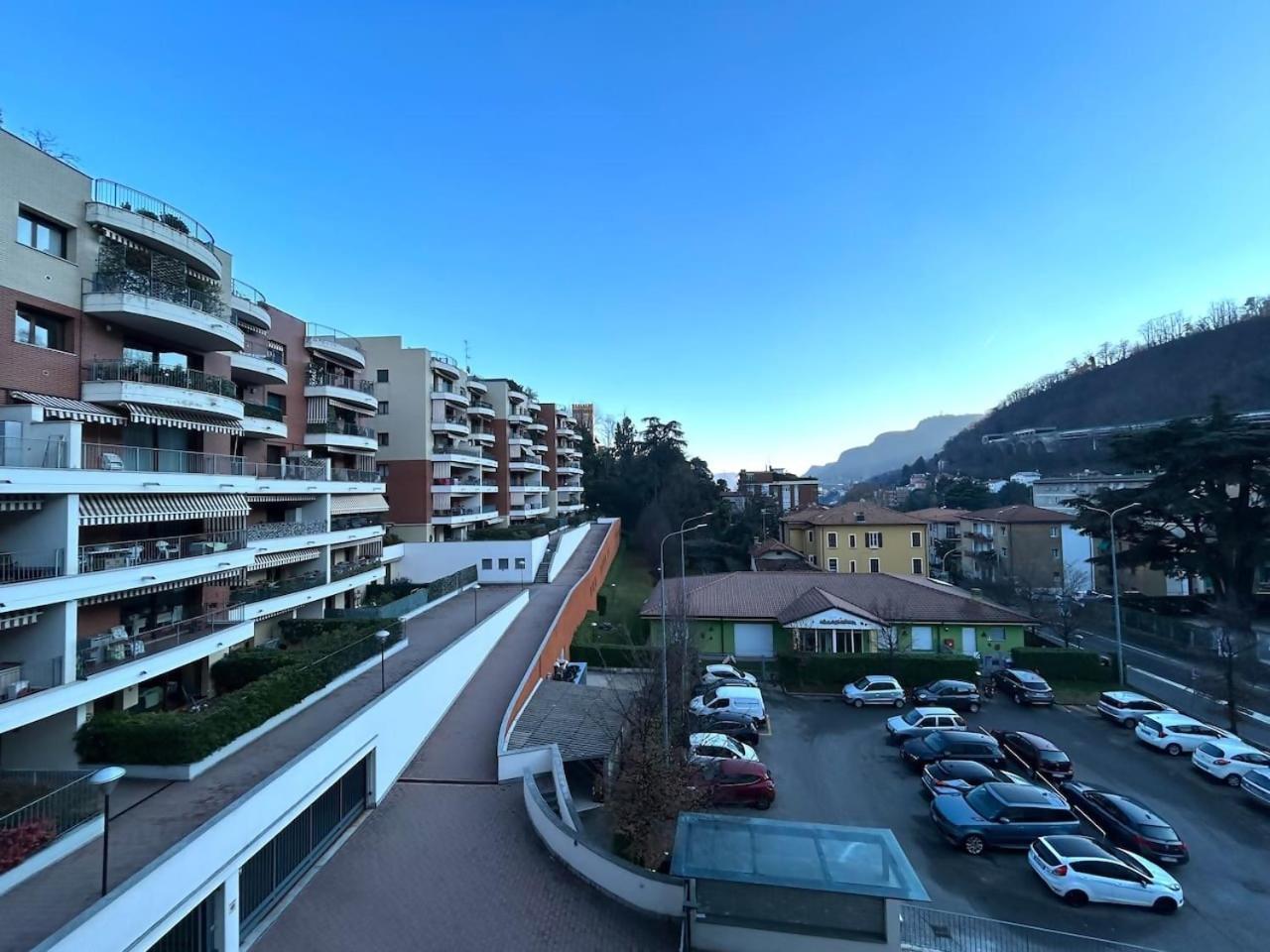 Blue's Place - Vicino Stazione Chiasso Apartment *