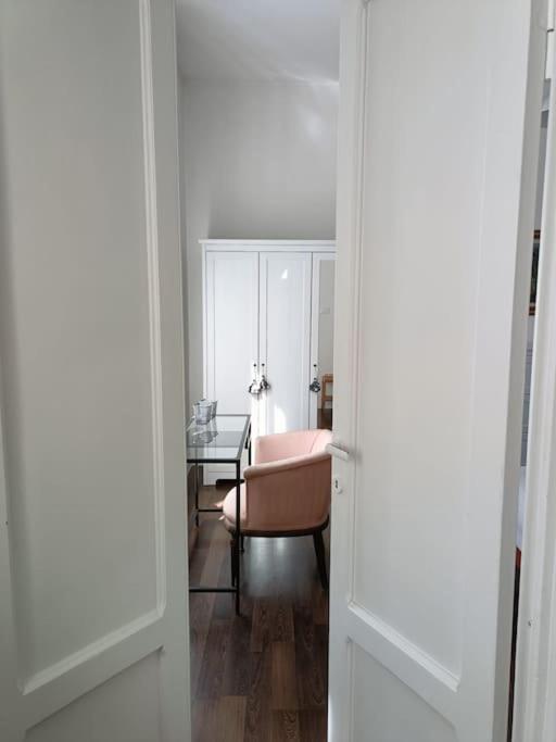 Near The Lake - Apt/quiet/parking Apartment *