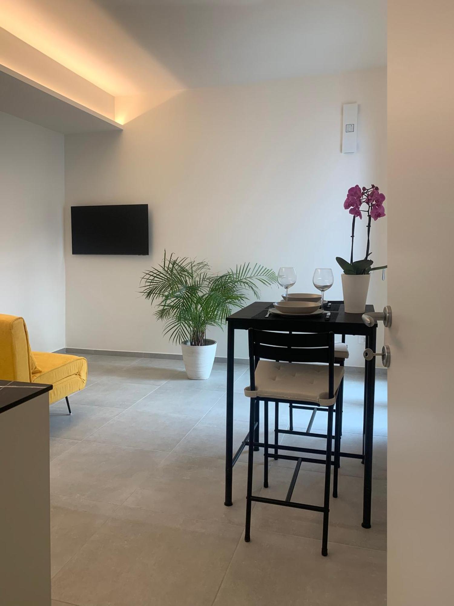 - Bellagio Apartment *
