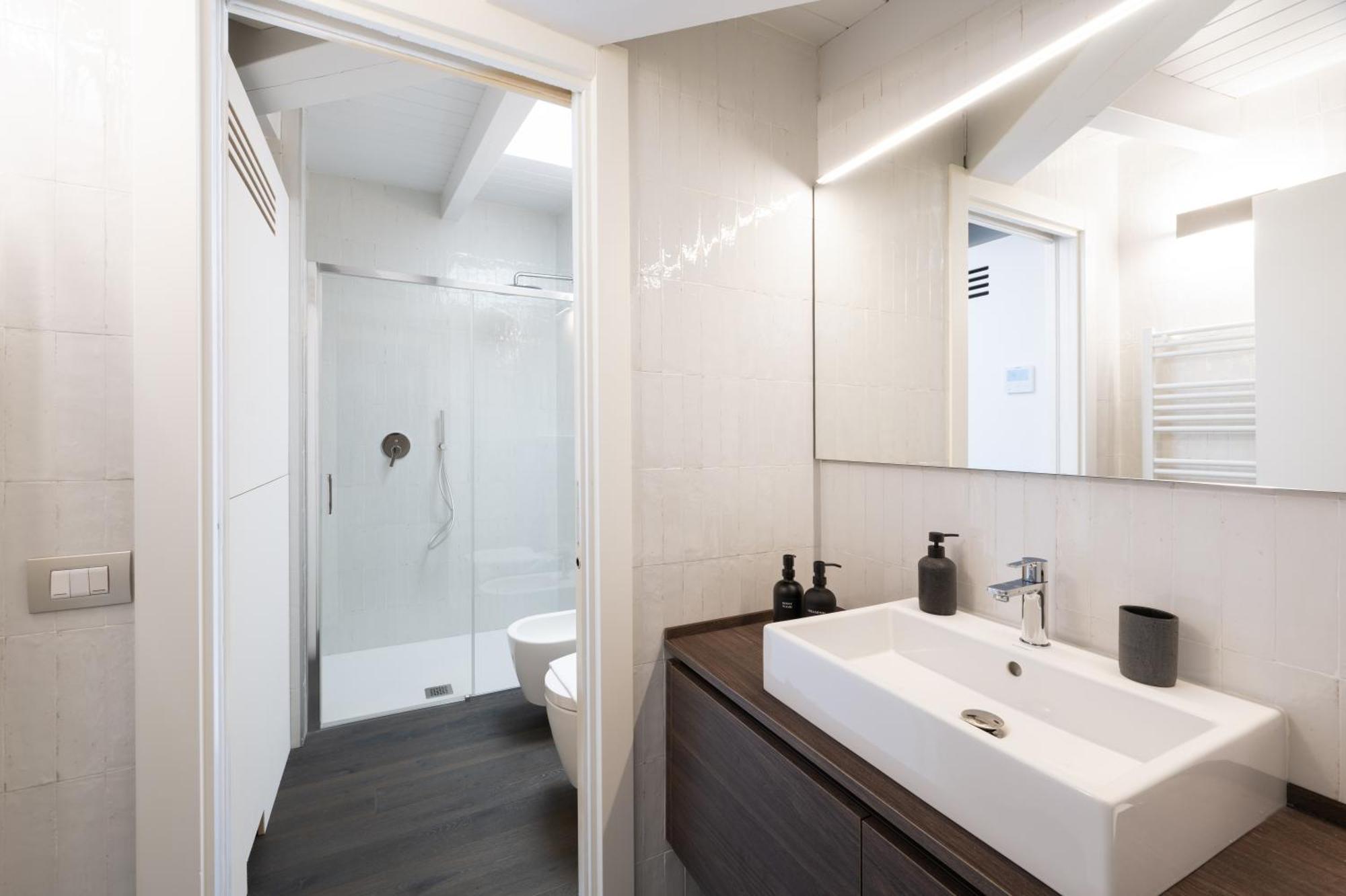 Palazzo La Cortesella - Modern Design & Location Apartment Como