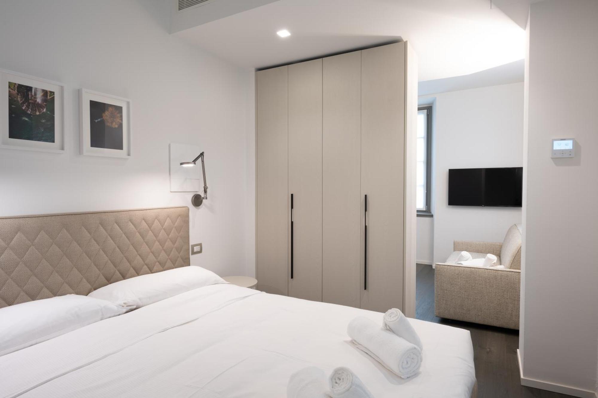 Palazzo La Cortesella - Modern Design & Location Apartment Como