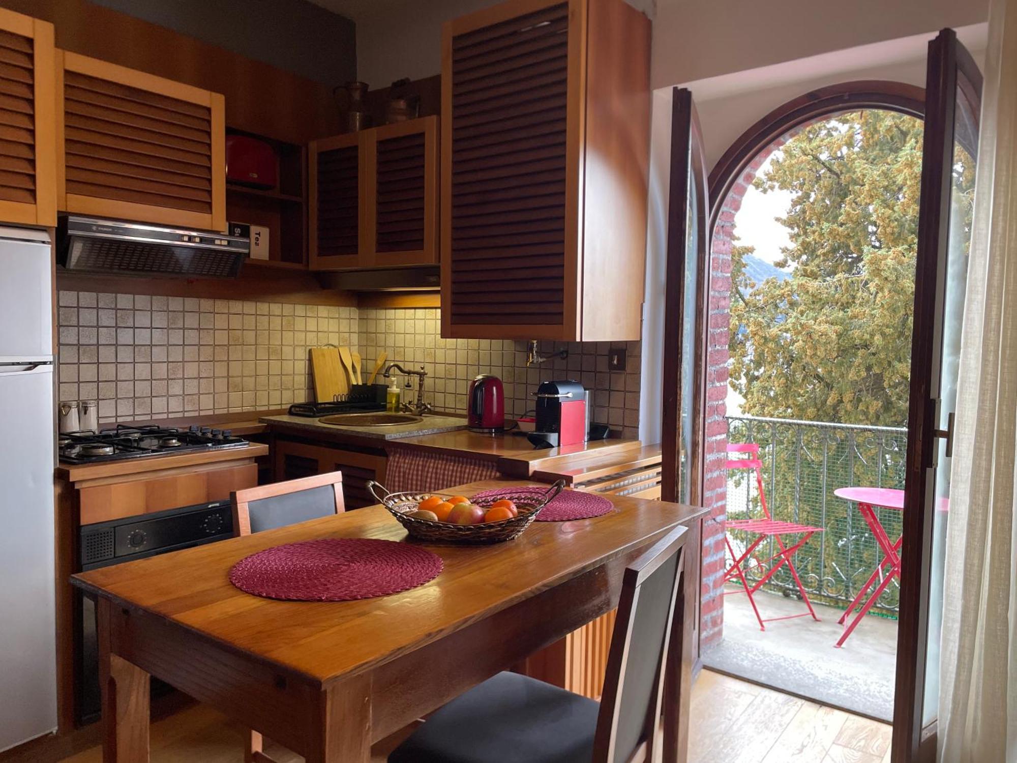 Front View On Viale Geno Apartment