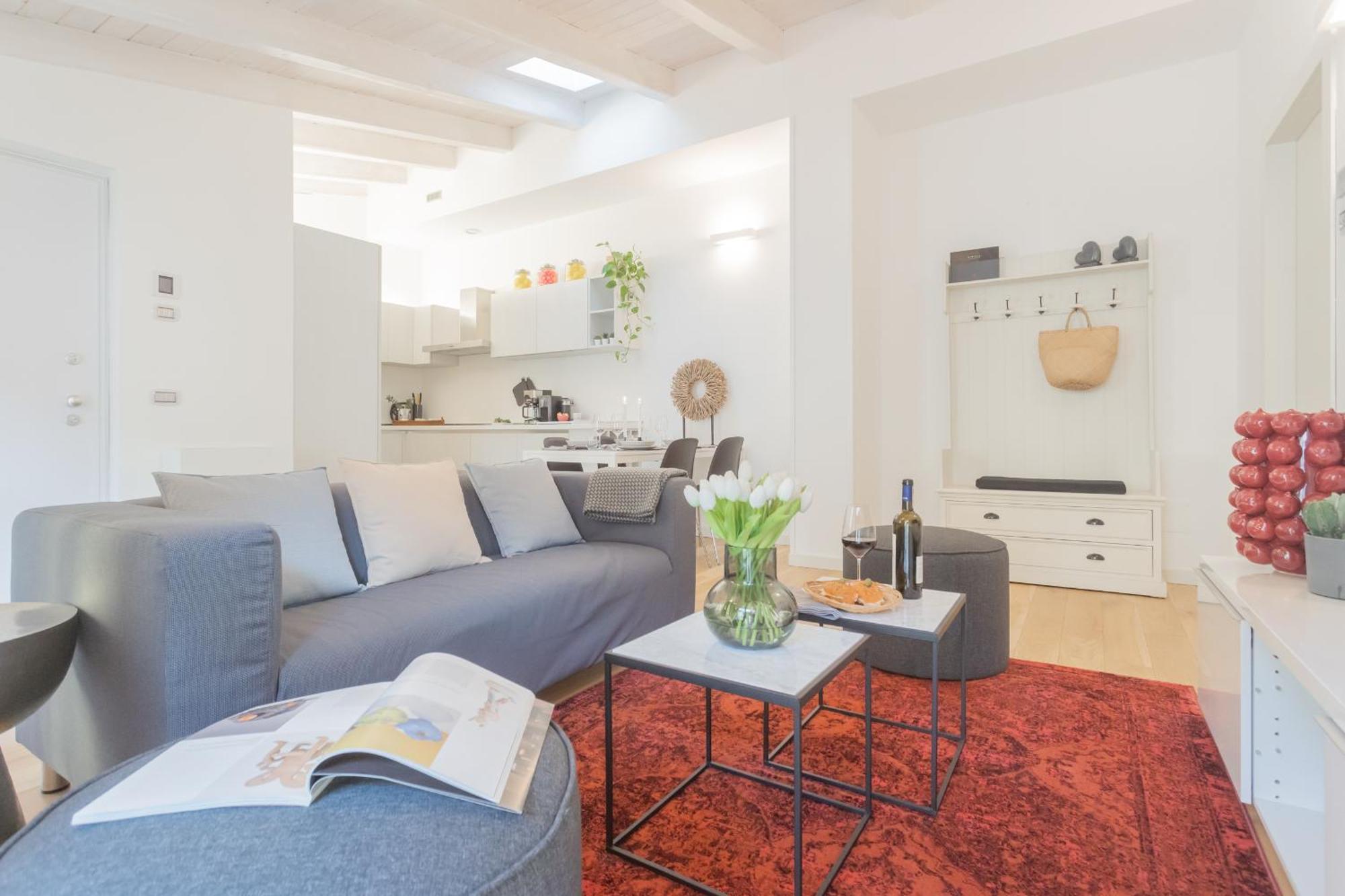 Palazzo Tatti By Rent Apartment