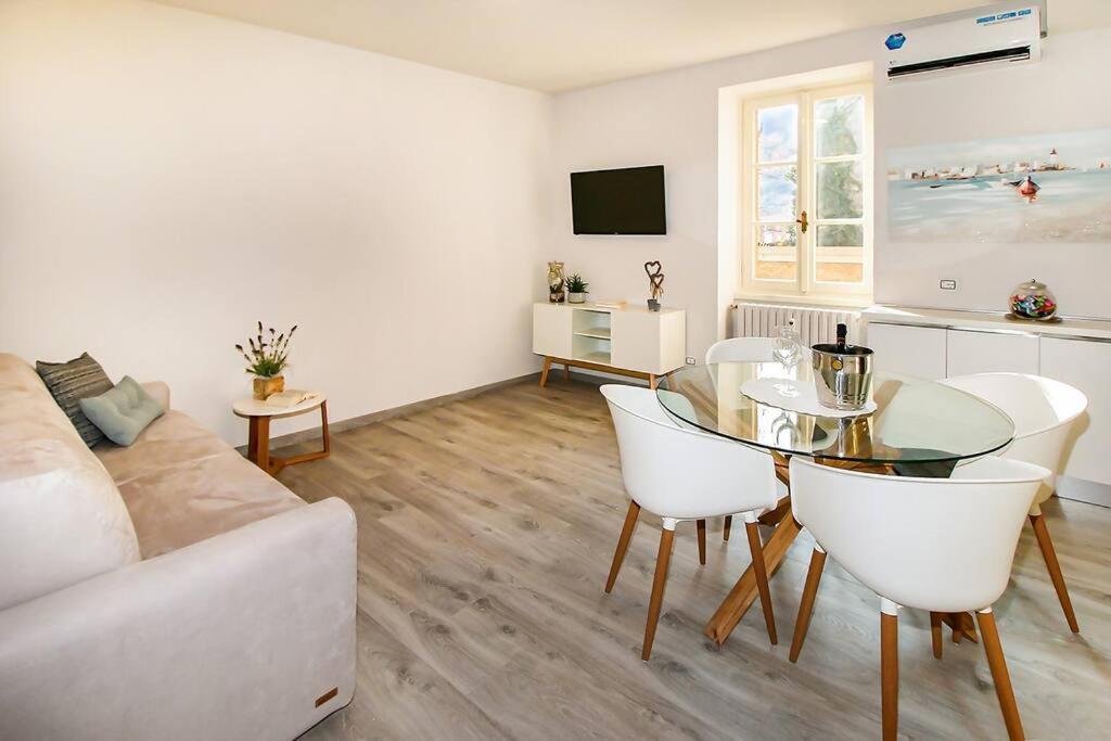Apartment Casa Ariel, In Piazza A Colico,