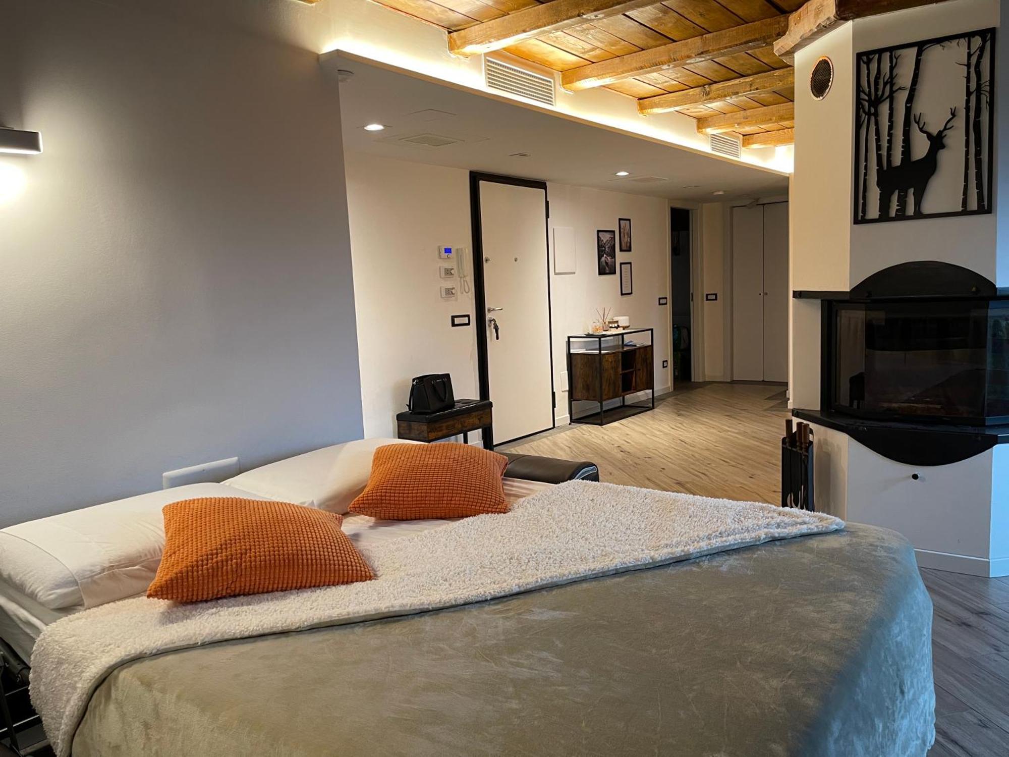 Tivania Dream - Hi-end Modern Attic Apartment *