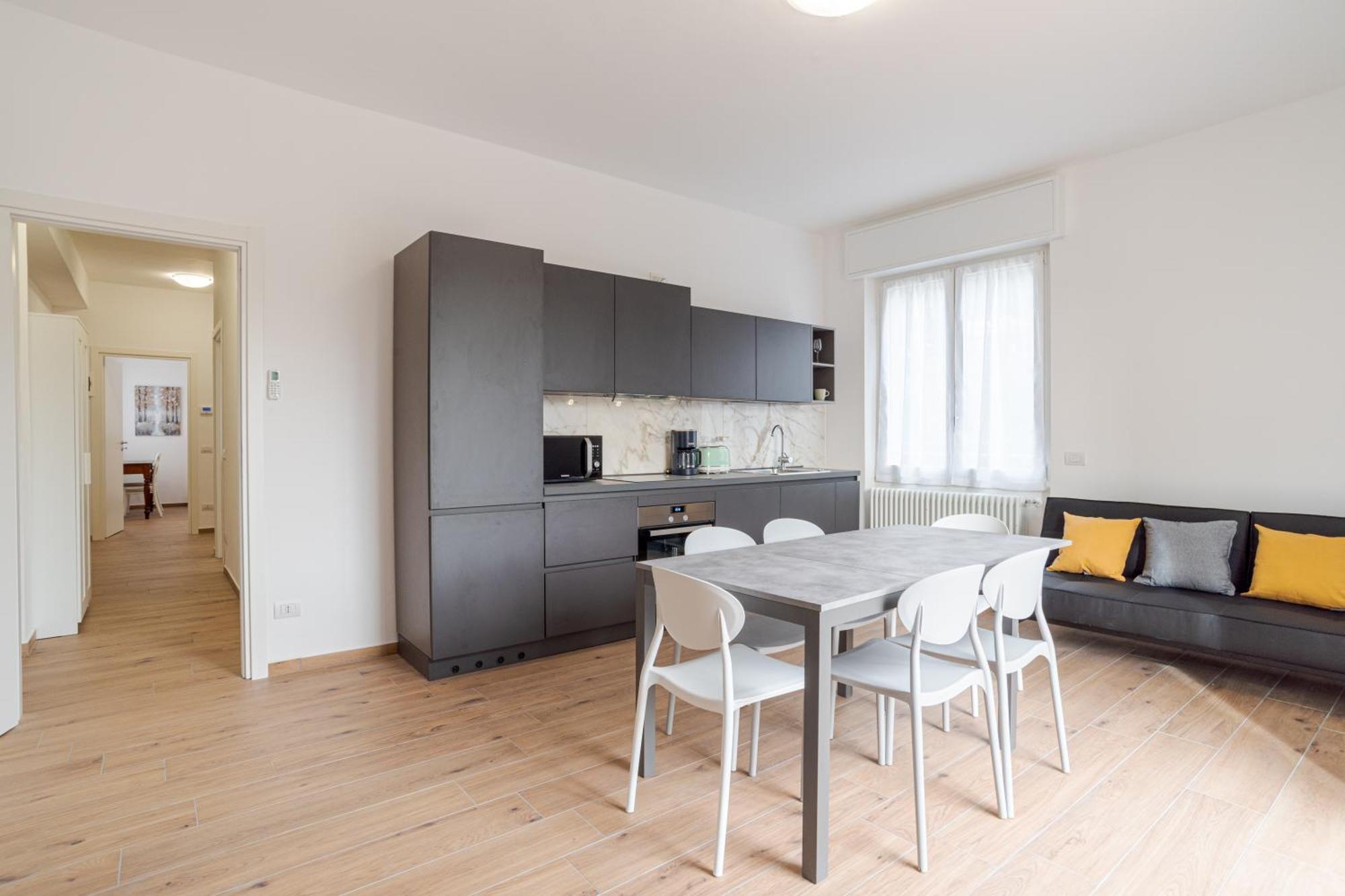 Roomy And Bright With Terrace! Apartment