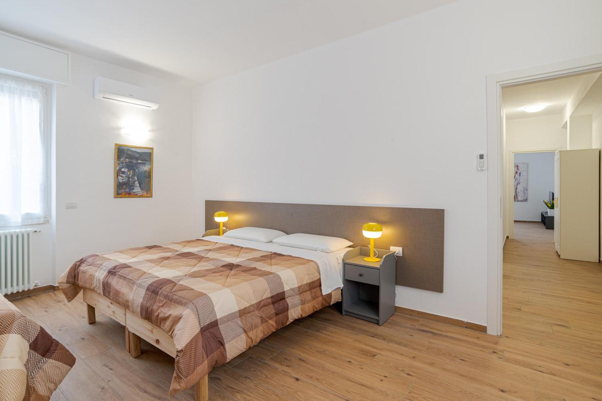 Roomy And Bright With Terrace! *
