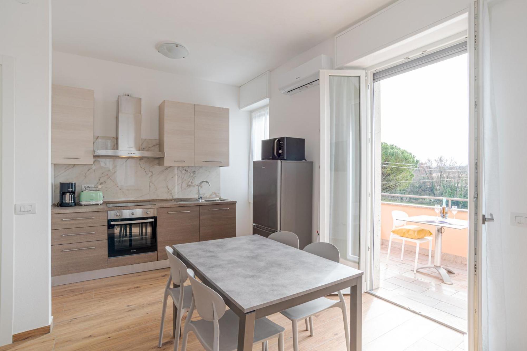 Roomy And Bright With Terrace! Apartment *