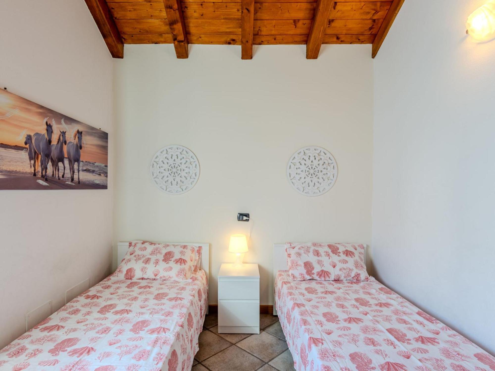 Mina By Interhome Carriola