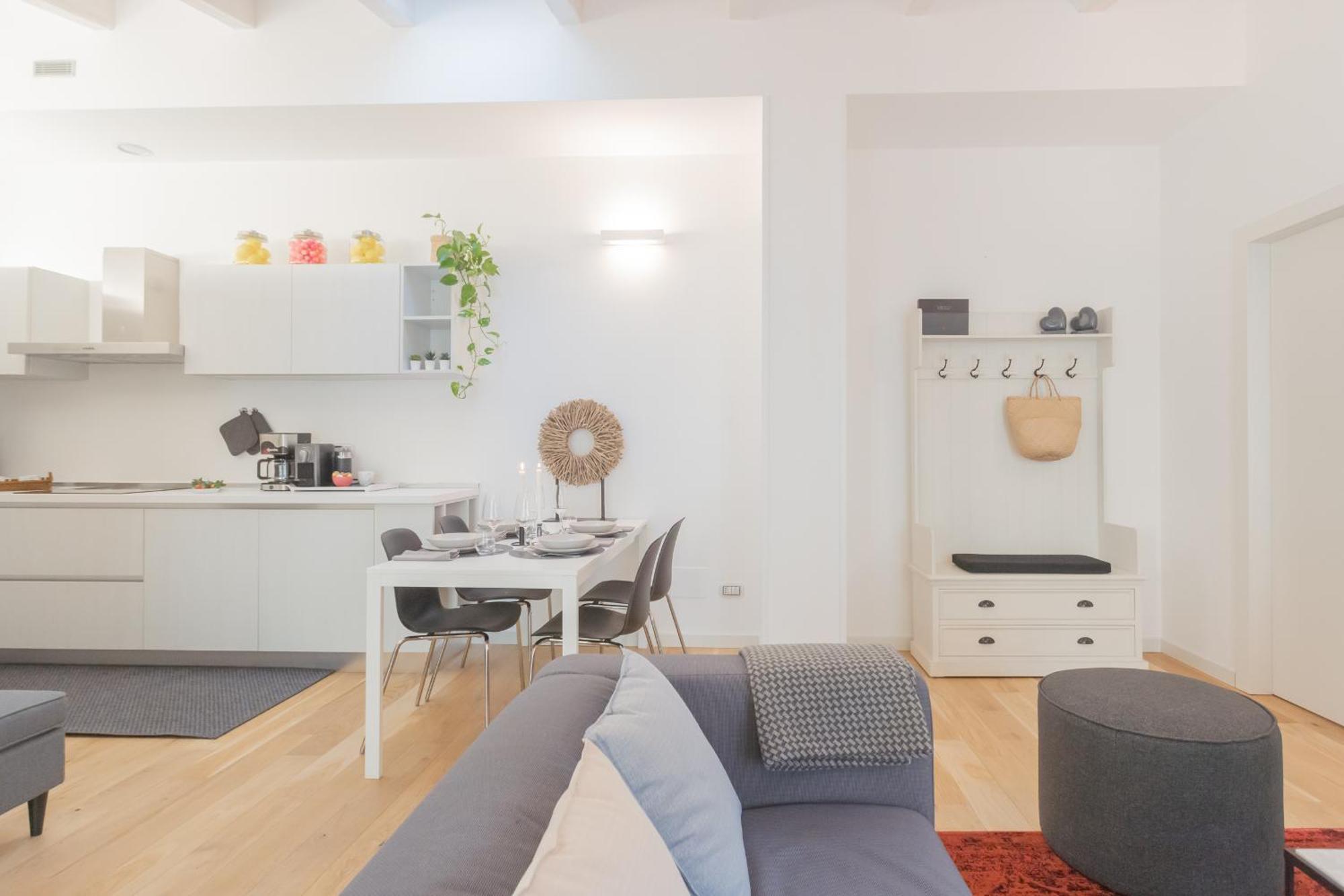 Palazzo Tatti By Rent Apartment Como