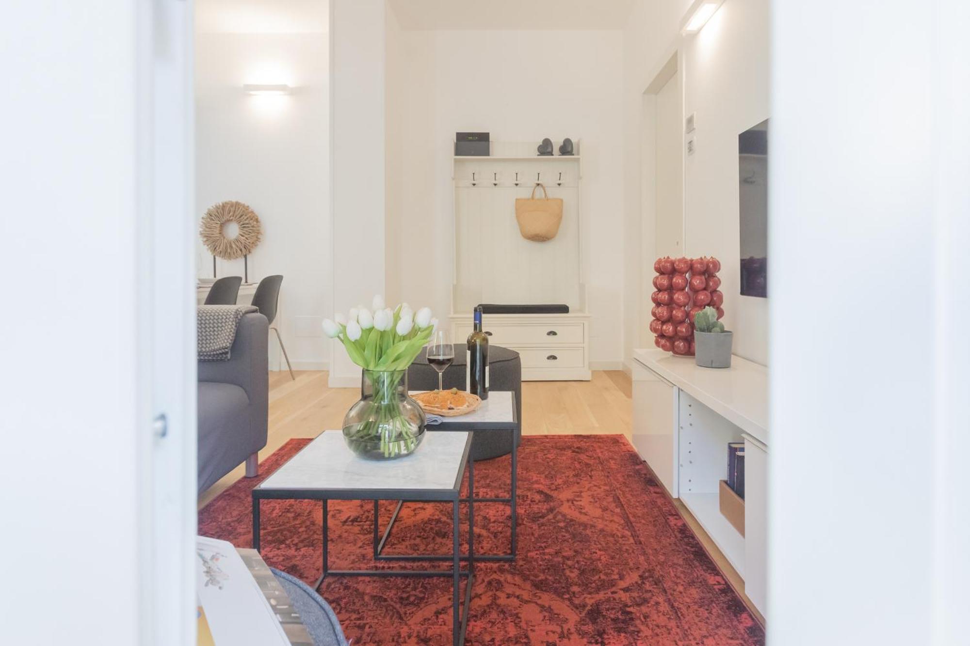 Apartment Palazzo Tatti By Rent *