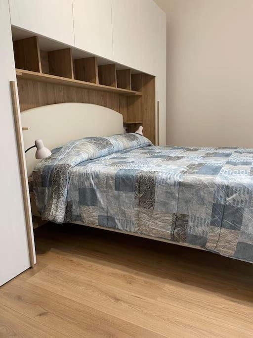 Apartment Casa Di Silvia Cir 013075-lni-00275 Como