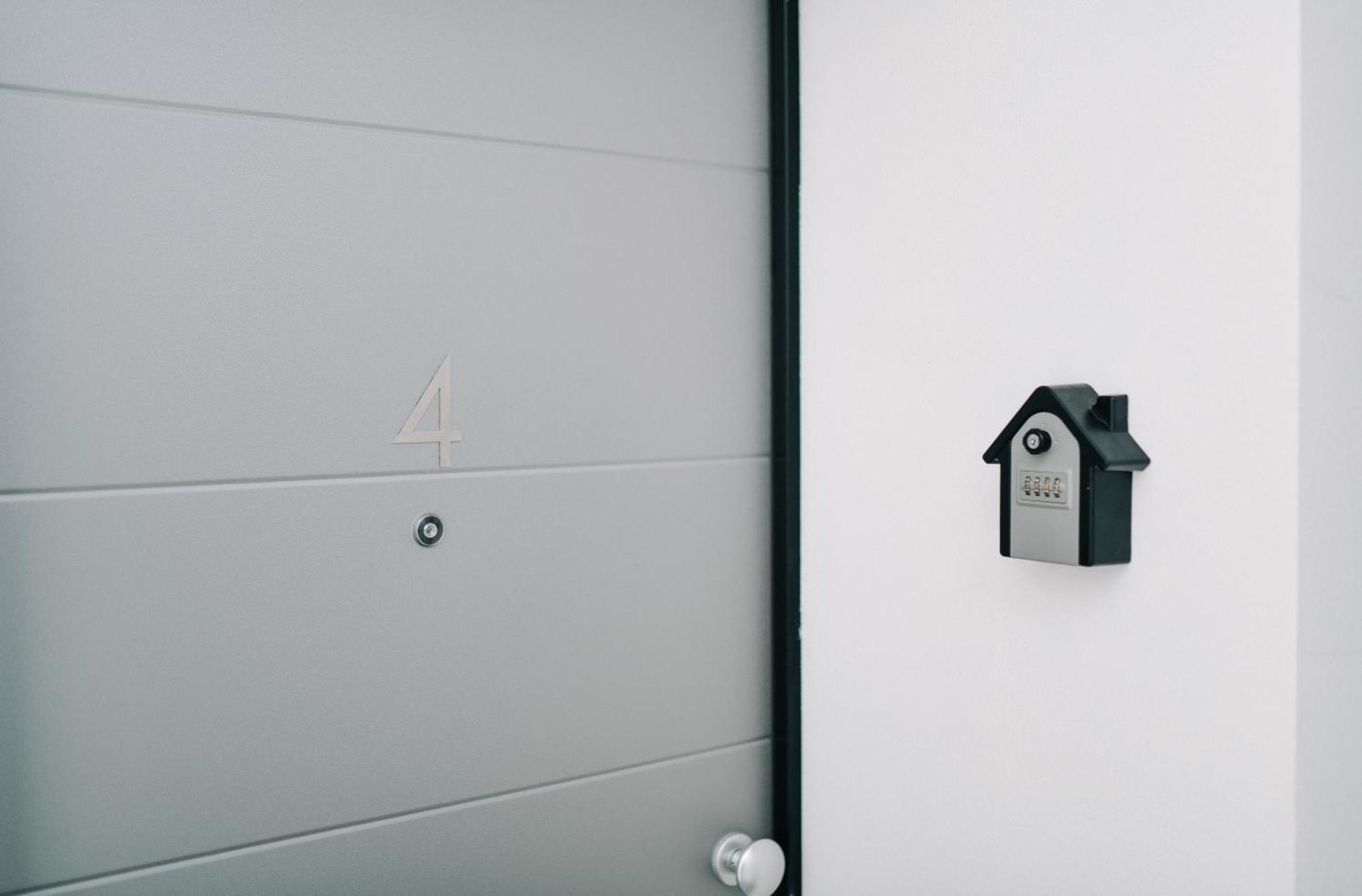 Lora Feathers Suite, Free Parking, Self Check In,4 * Como