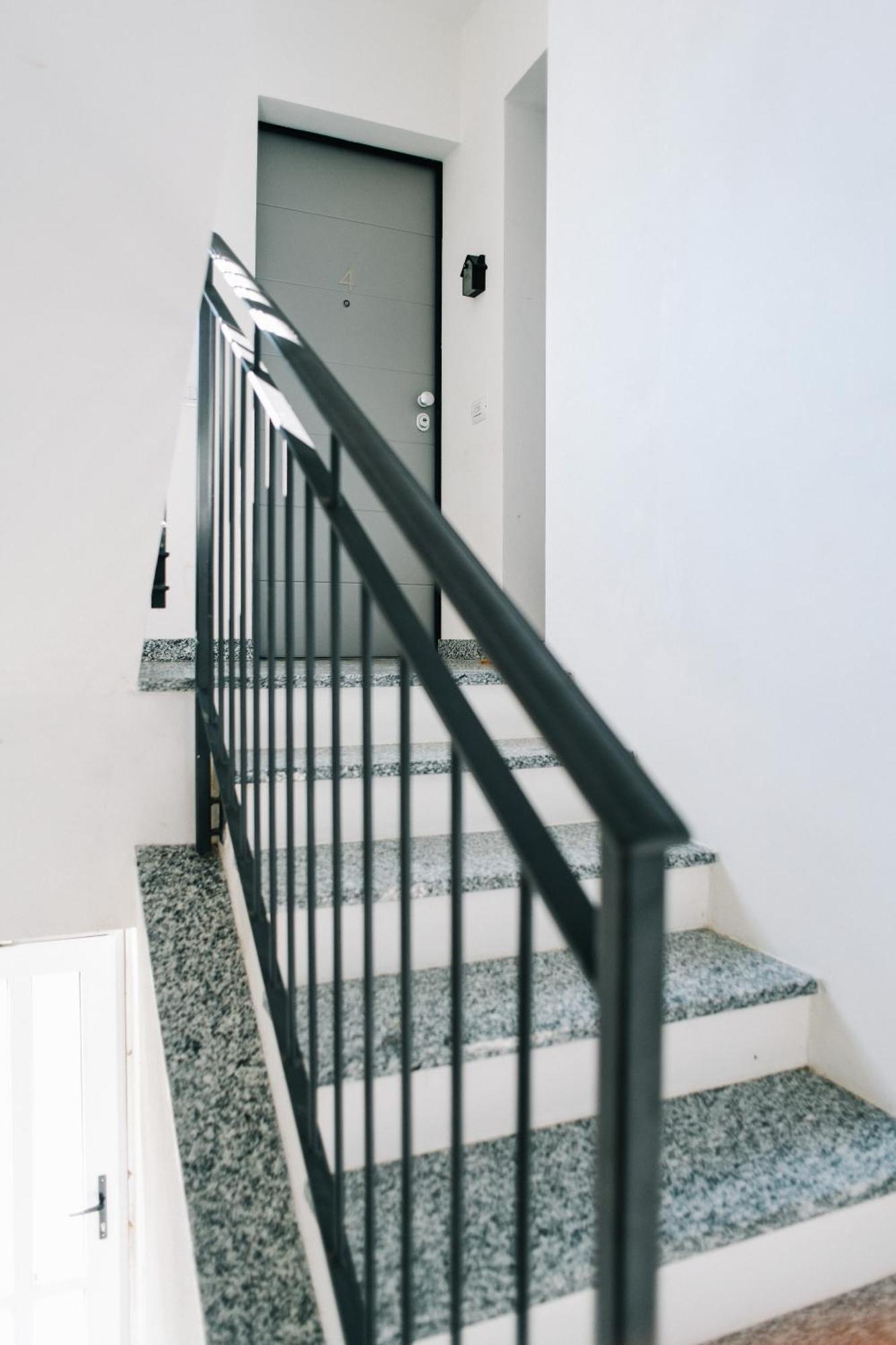Lora Feathers Suite, Free Parking, Self Check In,4 * Como