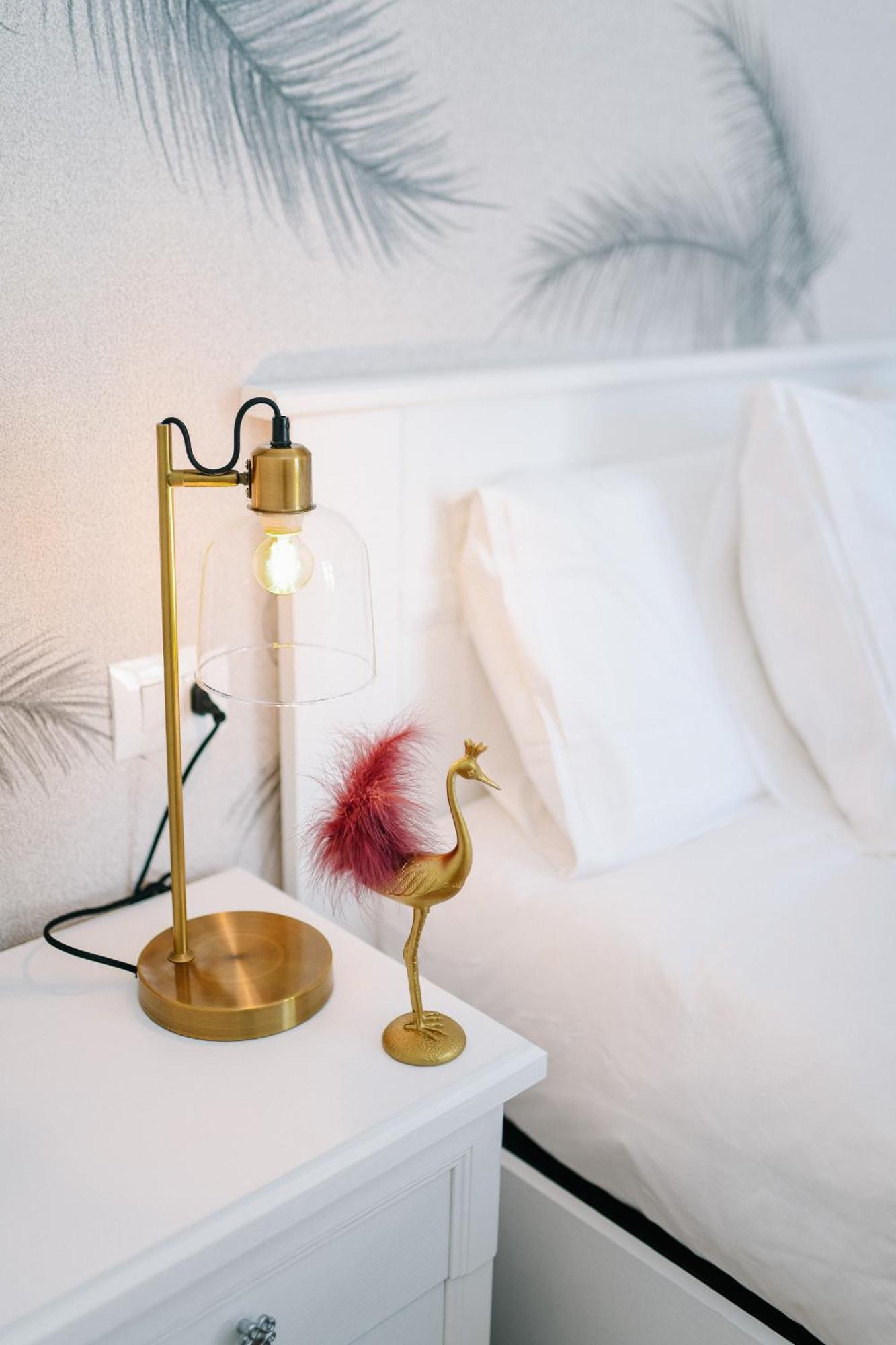 Apartment Lora Feathers Suite, Free Parking, Self Check In,4
