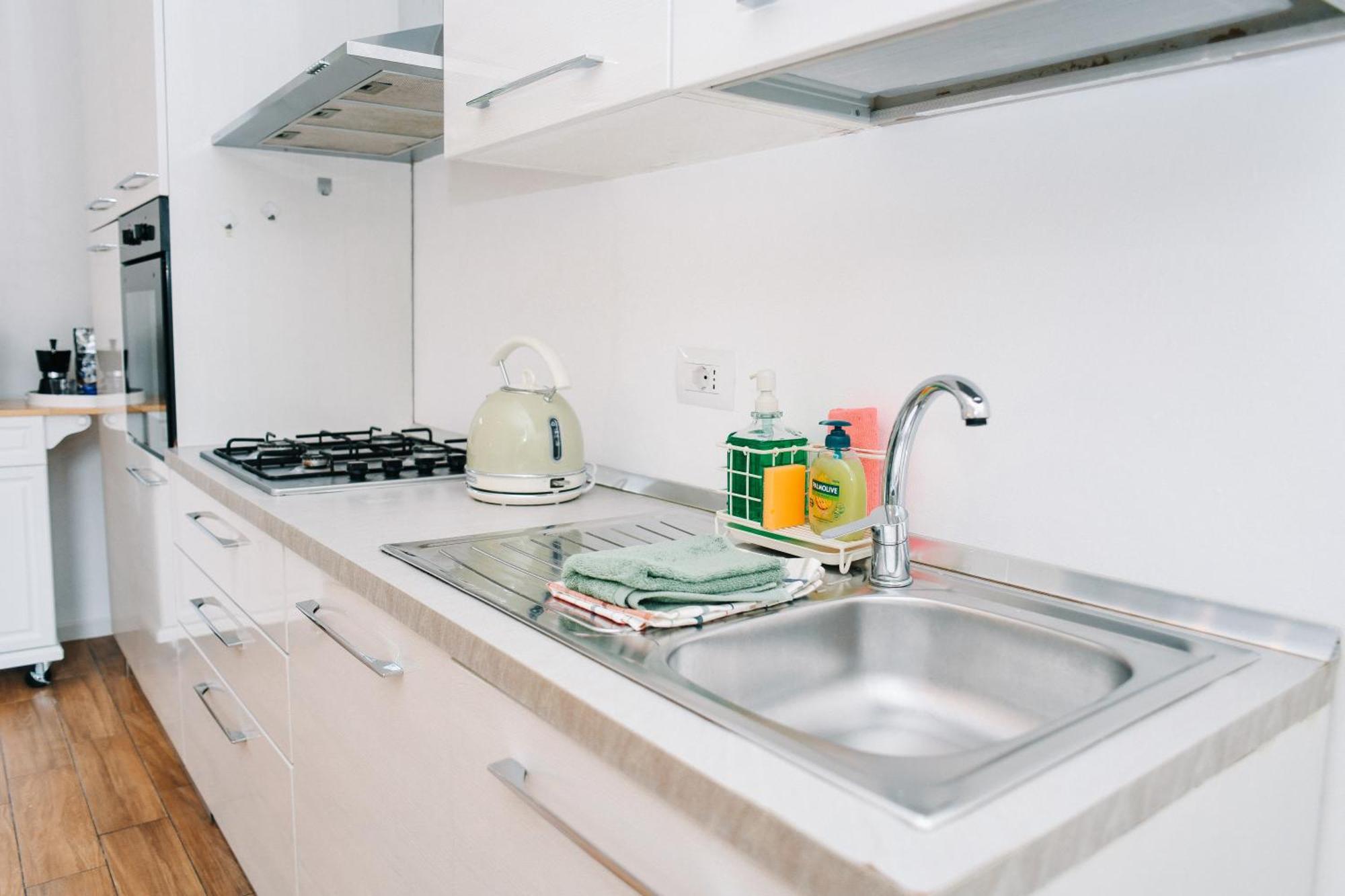 Lora Rose ,free Parking, Self Check In,2 Apartment