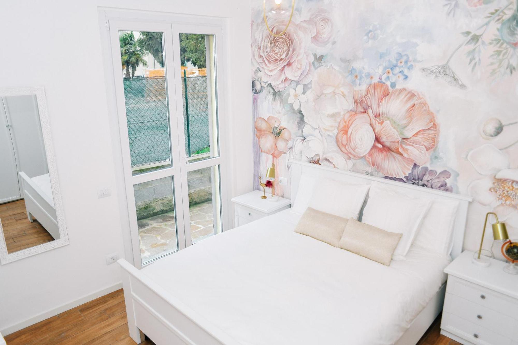 Lora Rose ,free Parking, Self Check In,2 * Como