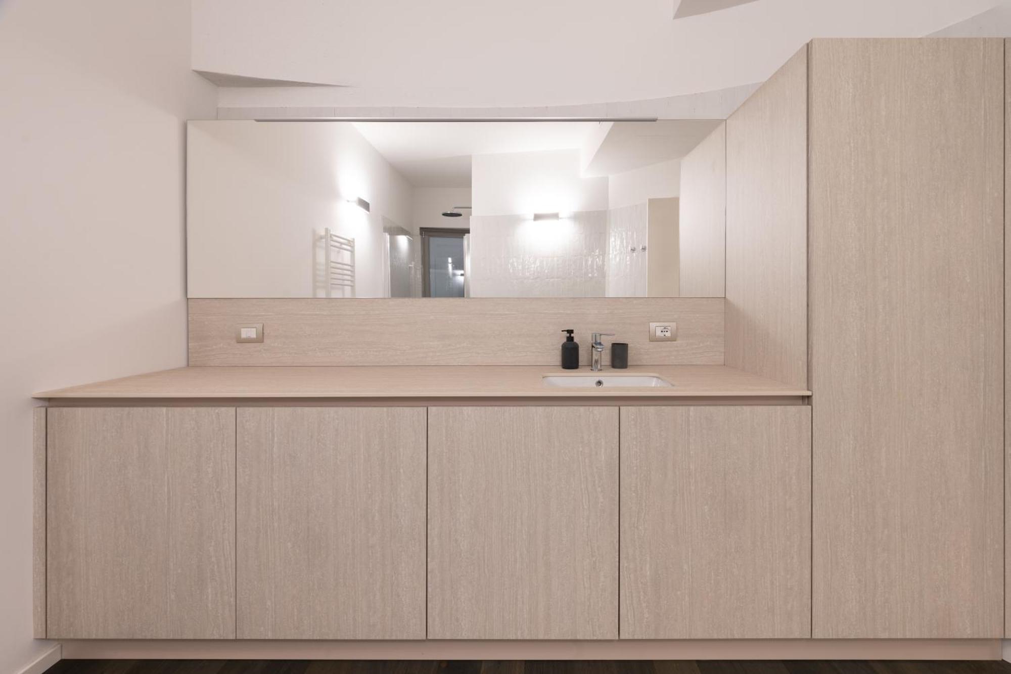 Palazzo La Cortesella - Modern Design & Location Como