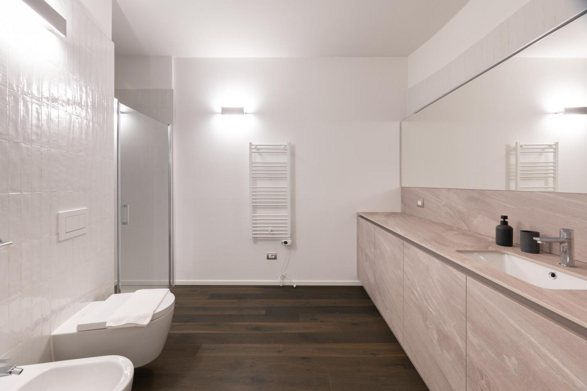 Palazzo La Cortesella - Modern Design & Location Como