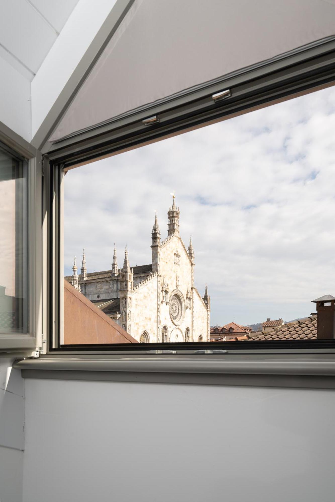 Palazzo La Cortesella - Modern Design & Location Apartment Como