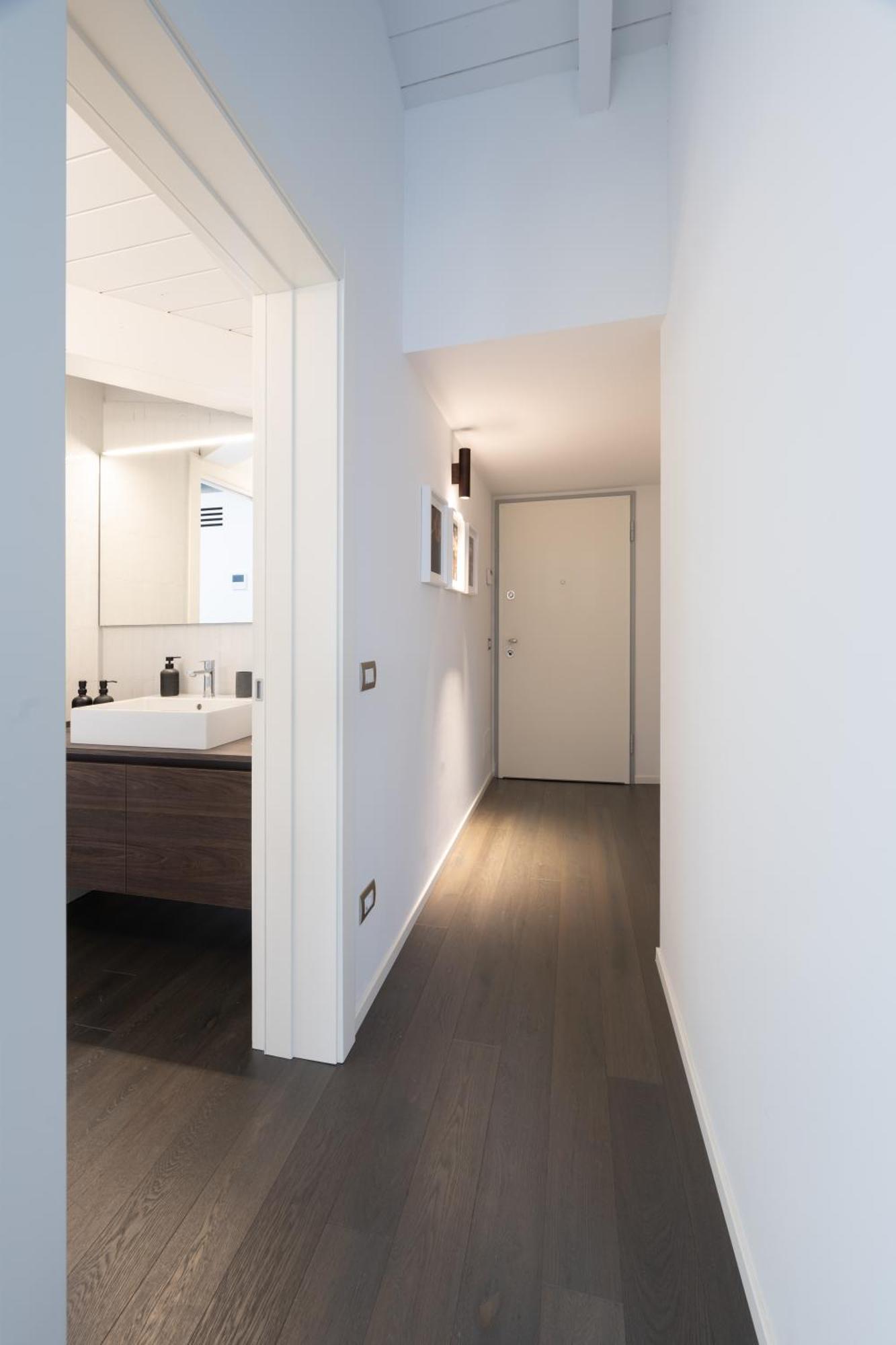 Palazzo La Cortesella - Modern Design & Location Apartment
