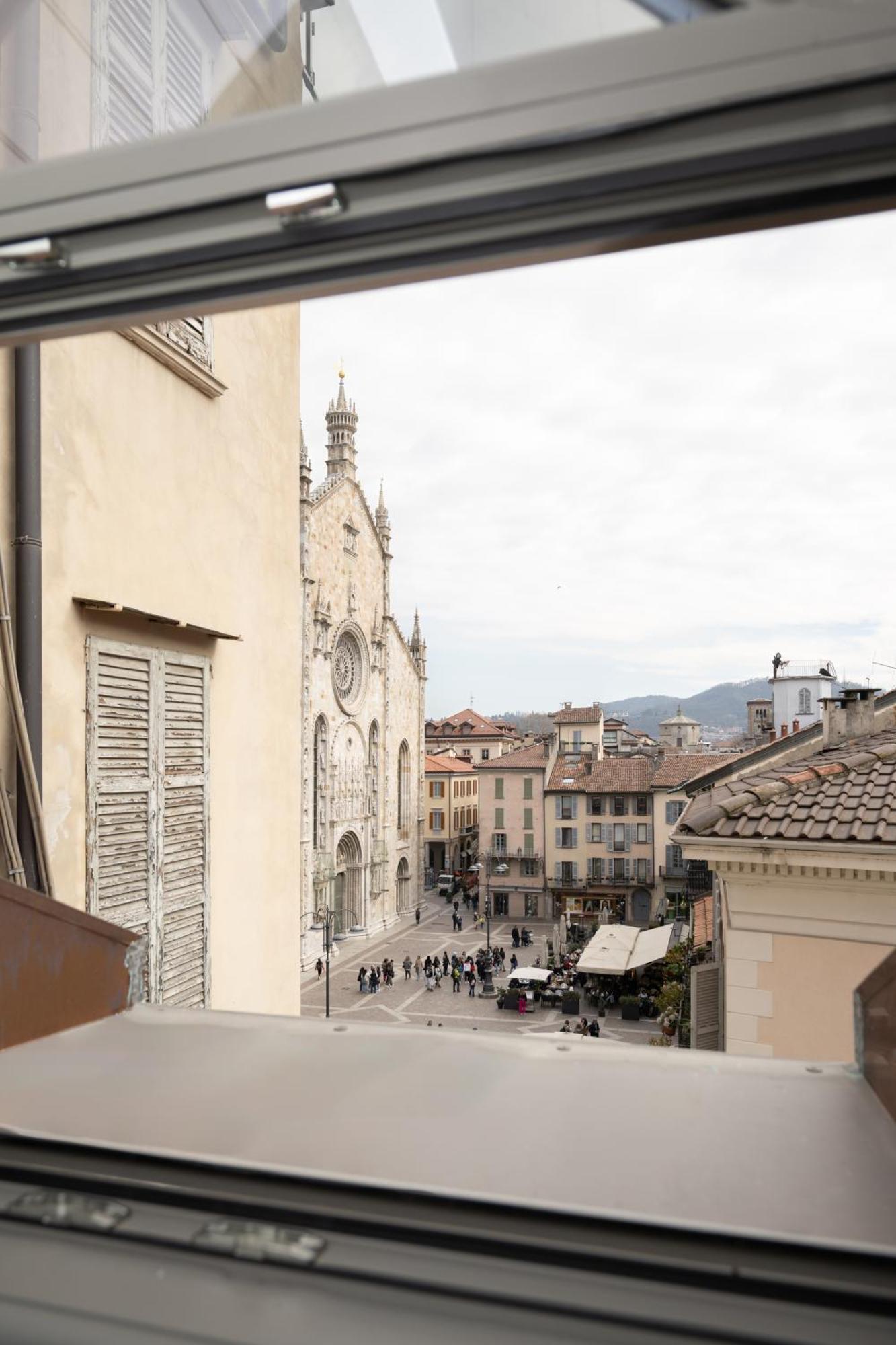 Palazzo La Cortesella - Modern Design & Location Apartment Como