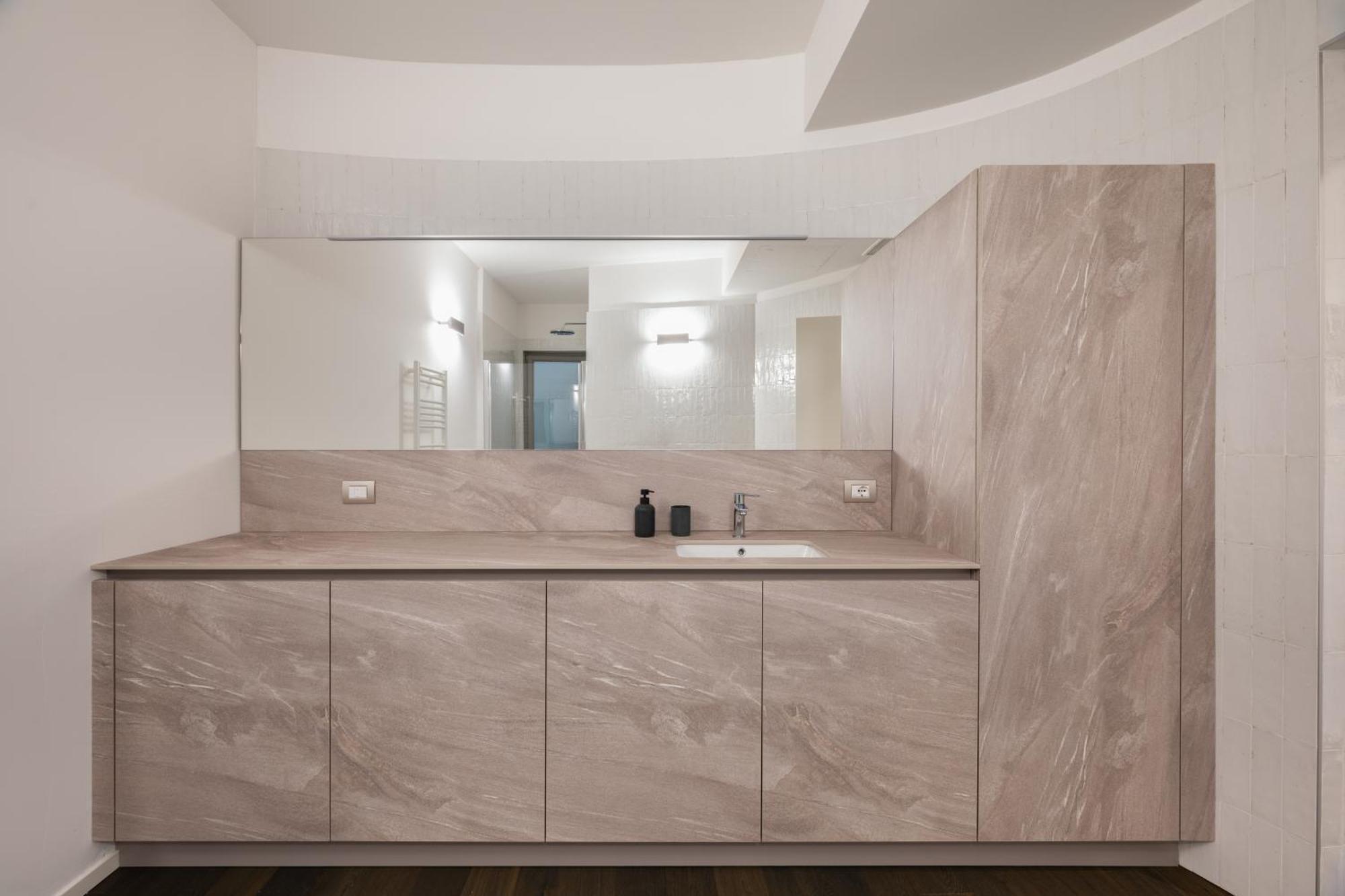 Palazzo La Cortesella - Modern Design & Location Como
