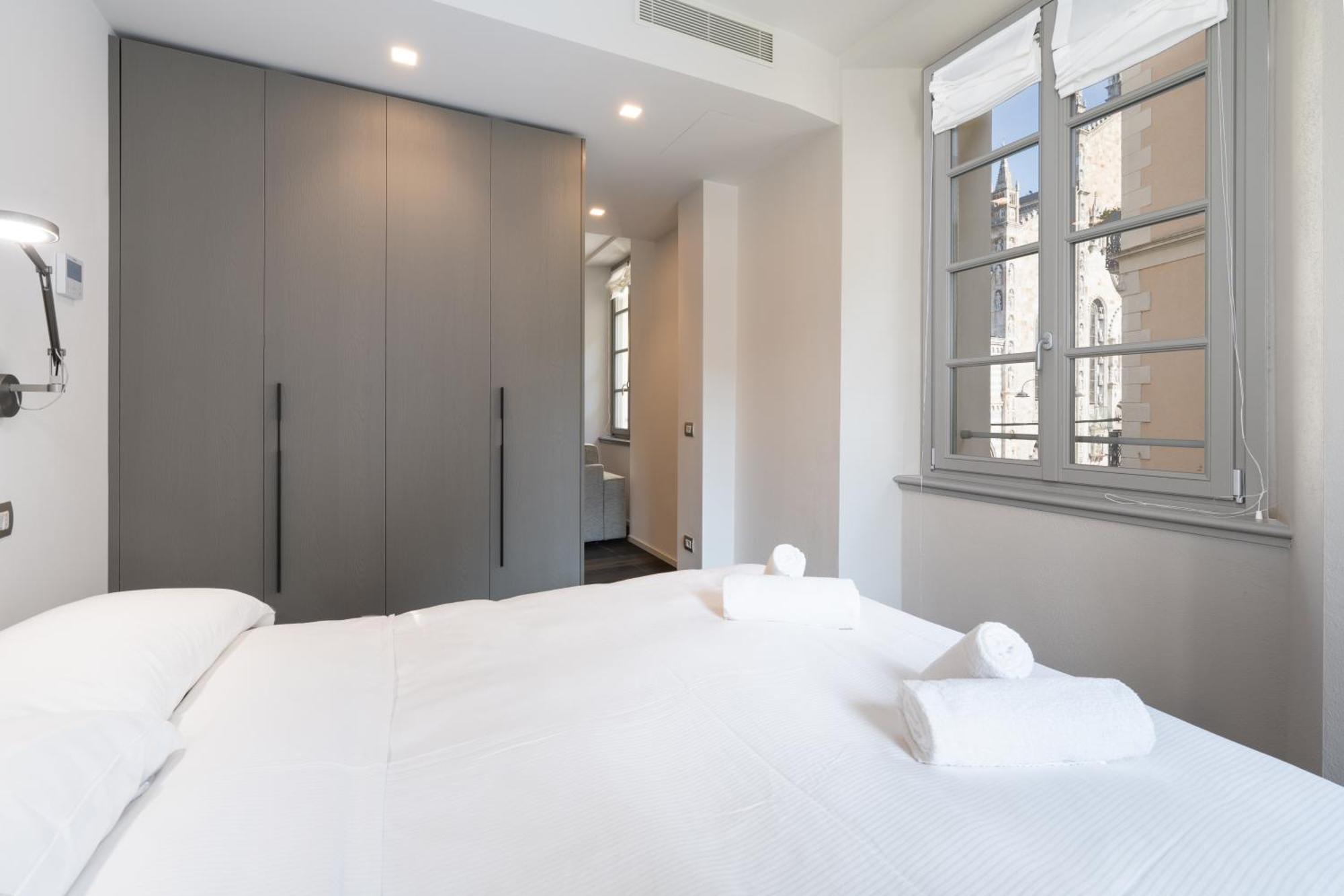Apartment Palazzo La Cortesella - Modern Design & Location Como