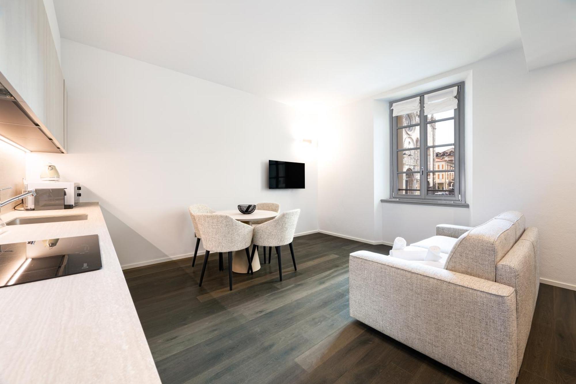 Palazzo La Cortesella - Modern Design & Location * Como