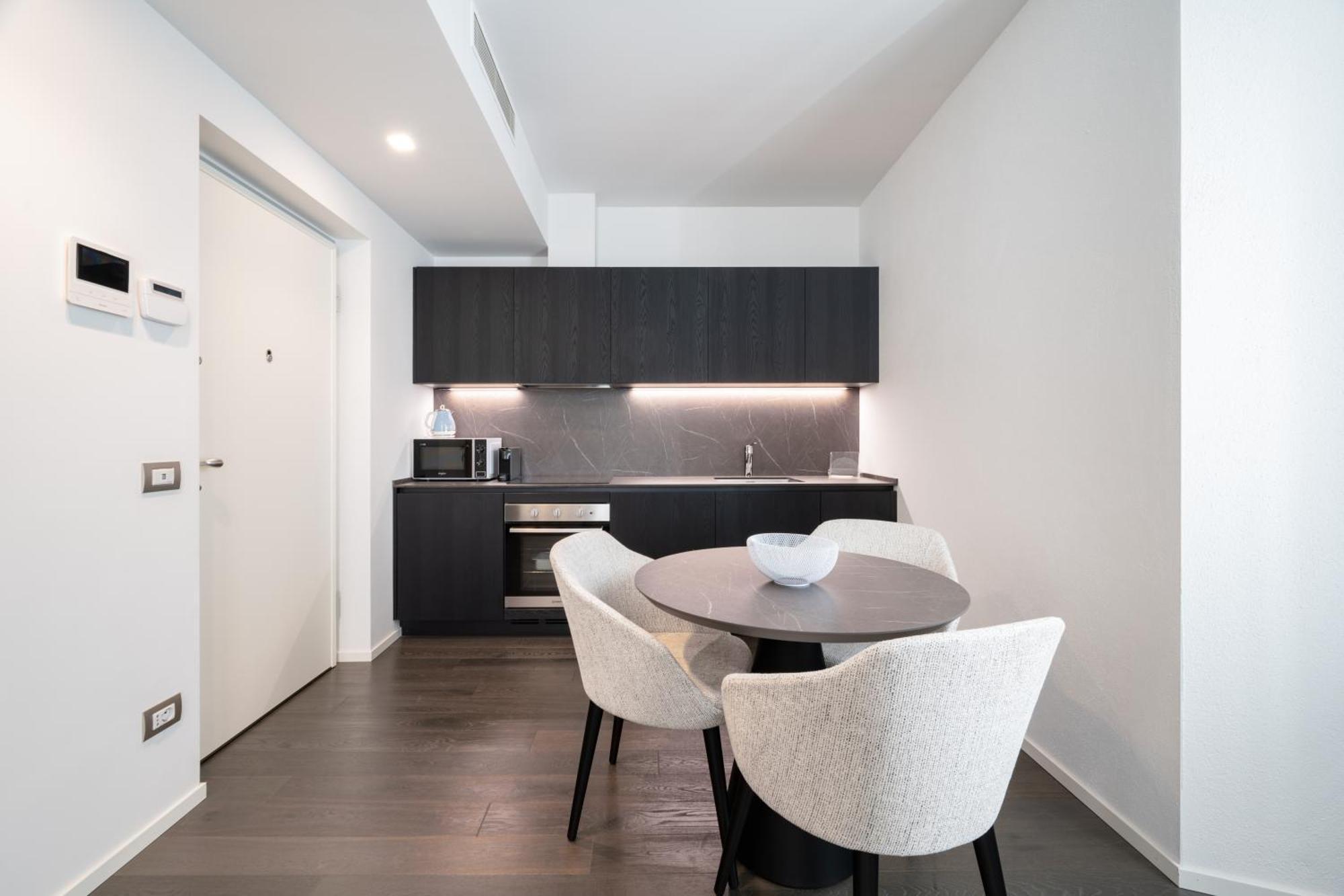 Palazzo La Cortesella - Modern Design & Location Como