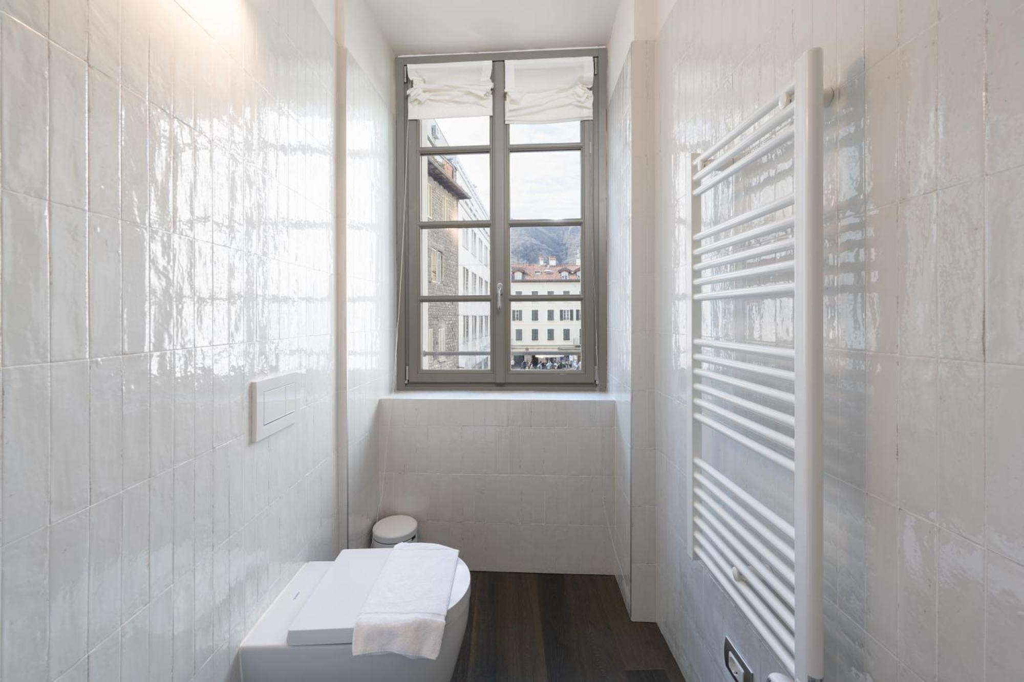 Apartment Palazzo La Cortesella - Modern Design & Location Como