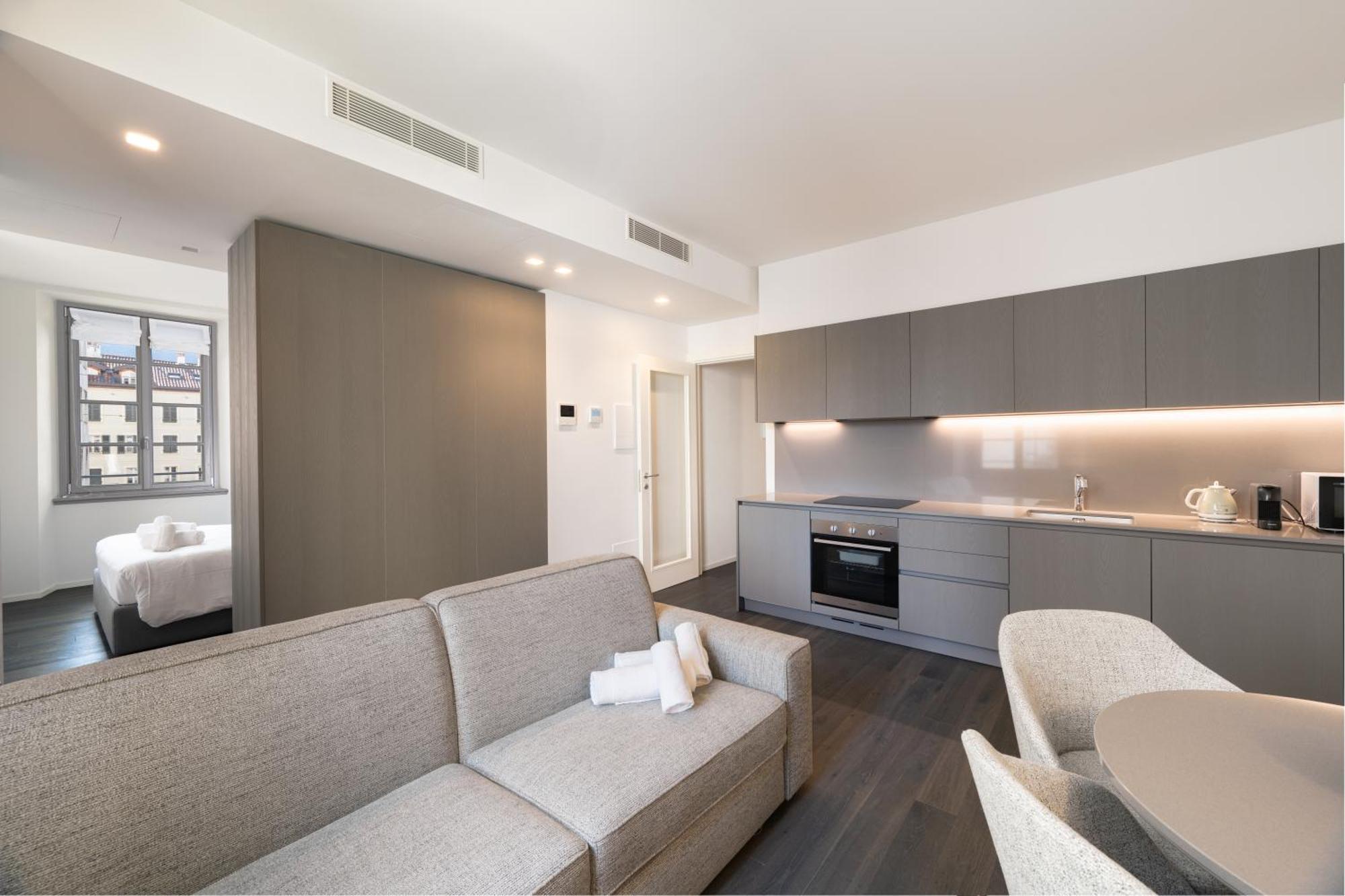 Palazzo La Cortesella - Modern Design & Location Como