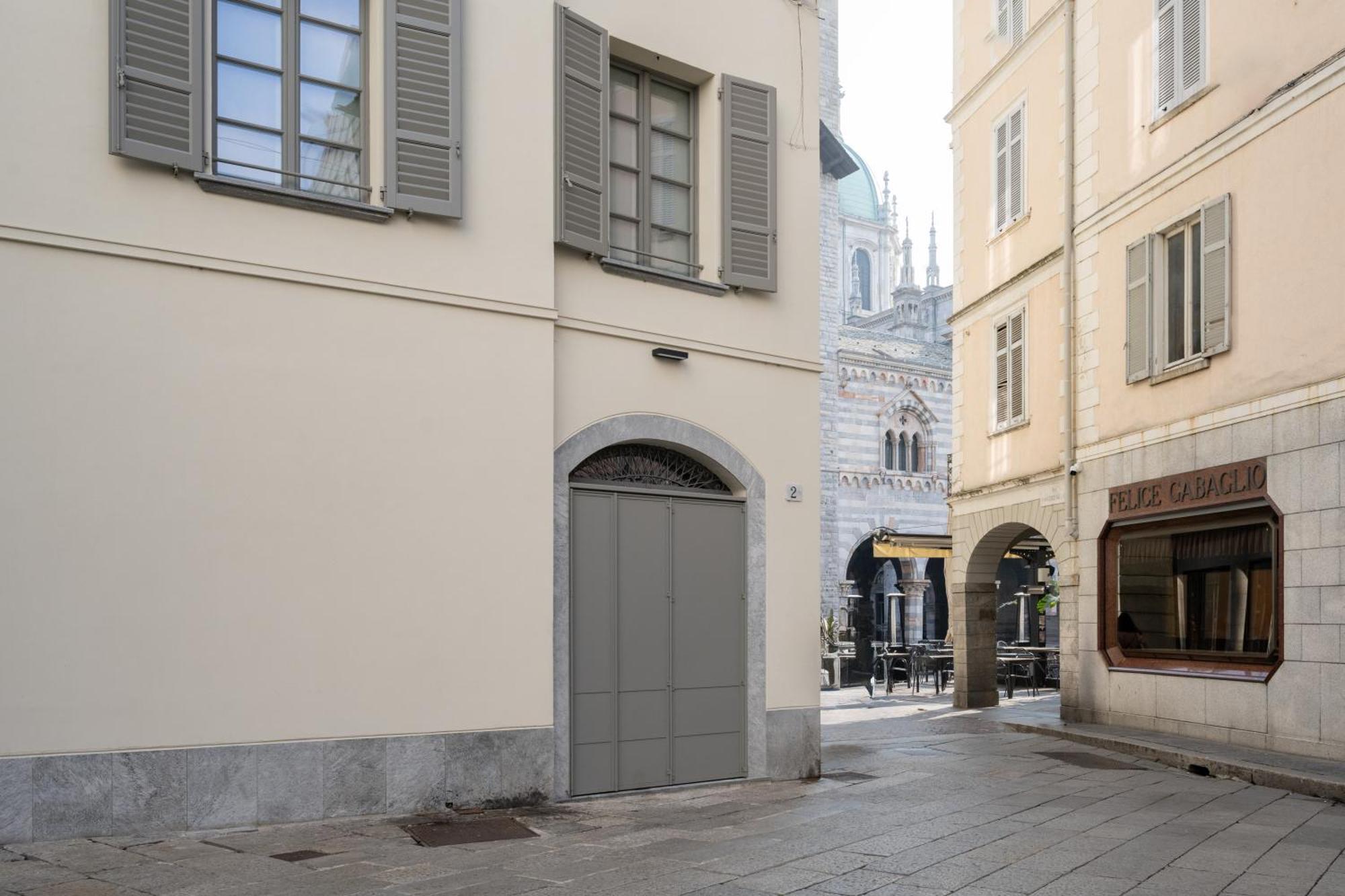 Palazzo La Cortesella - Modern Design & Location