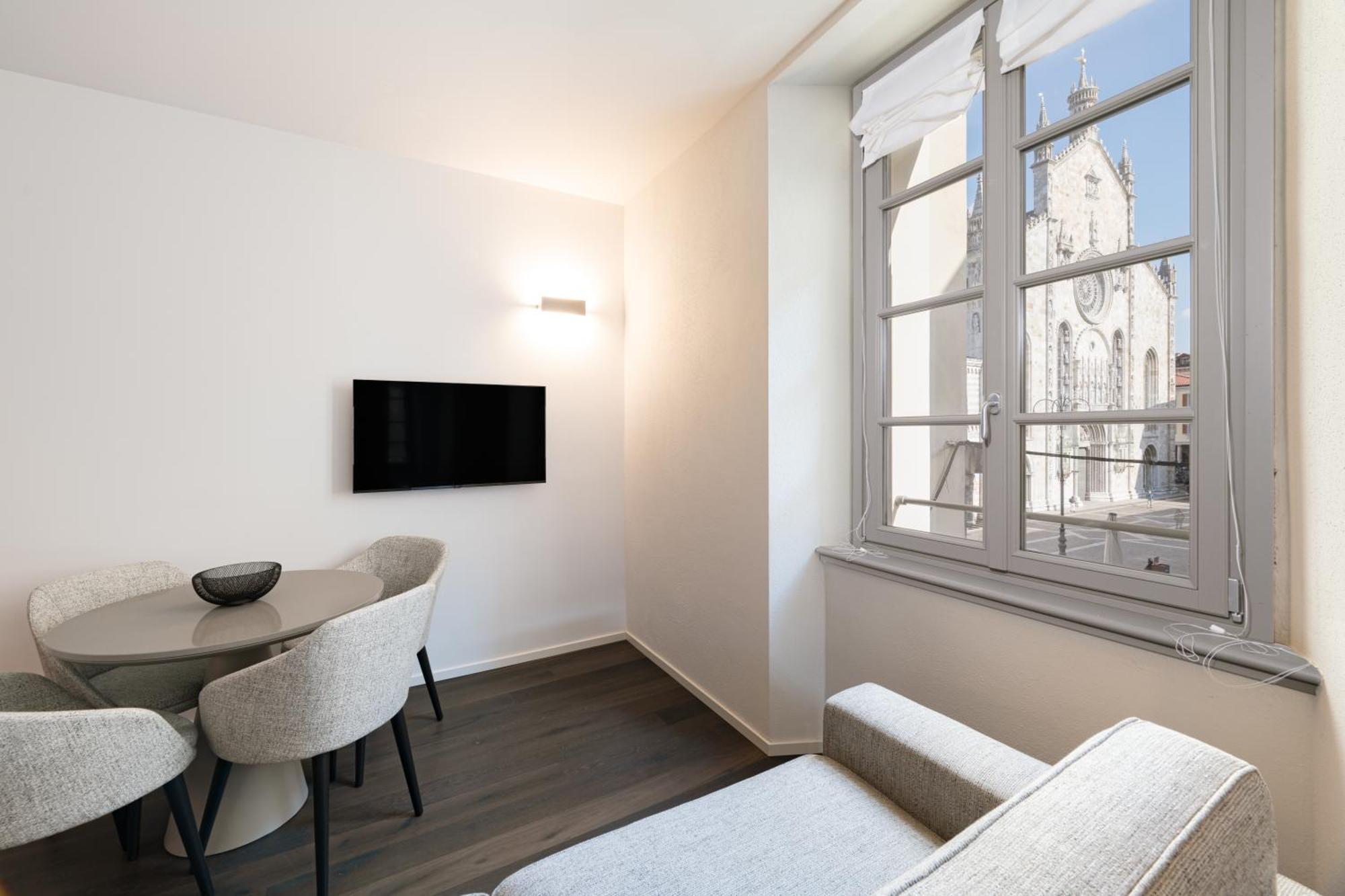 Palazzo La Cortesella - Modern Design & Location