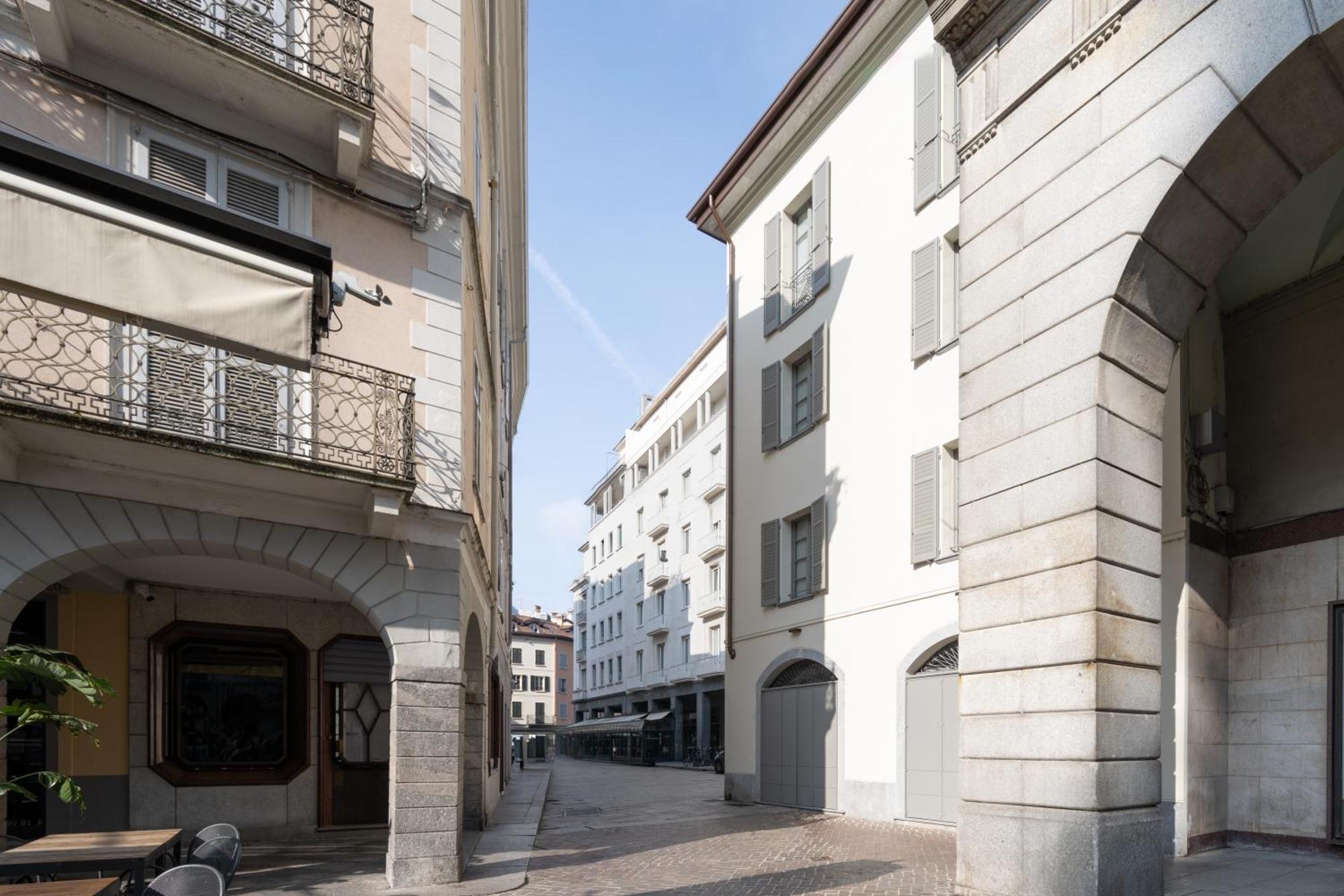 Palazzo La Cortesella - Modern Design & Location Como