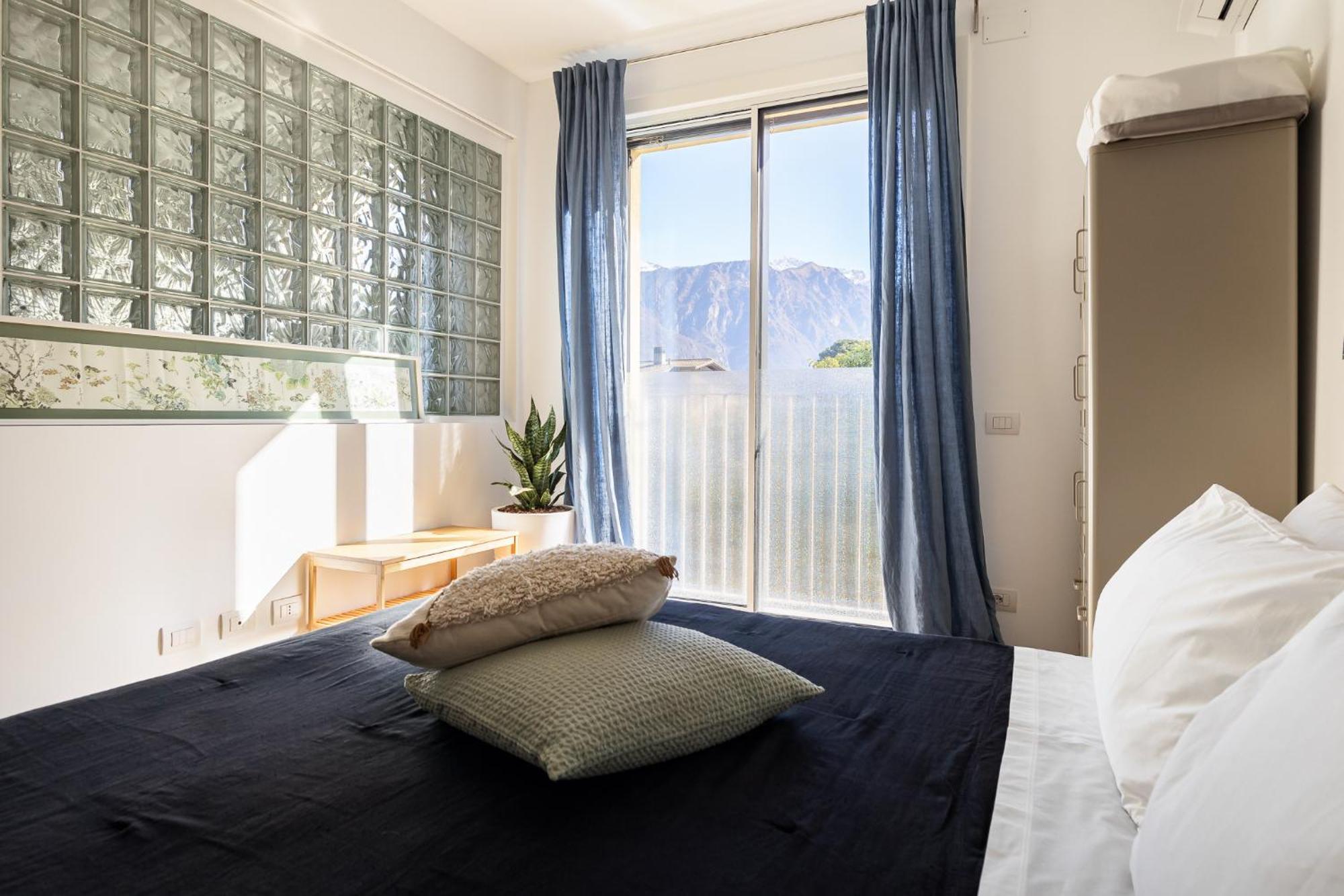 Aria - Boutique With View - Free Late Check-out, Parking, Early Check-in