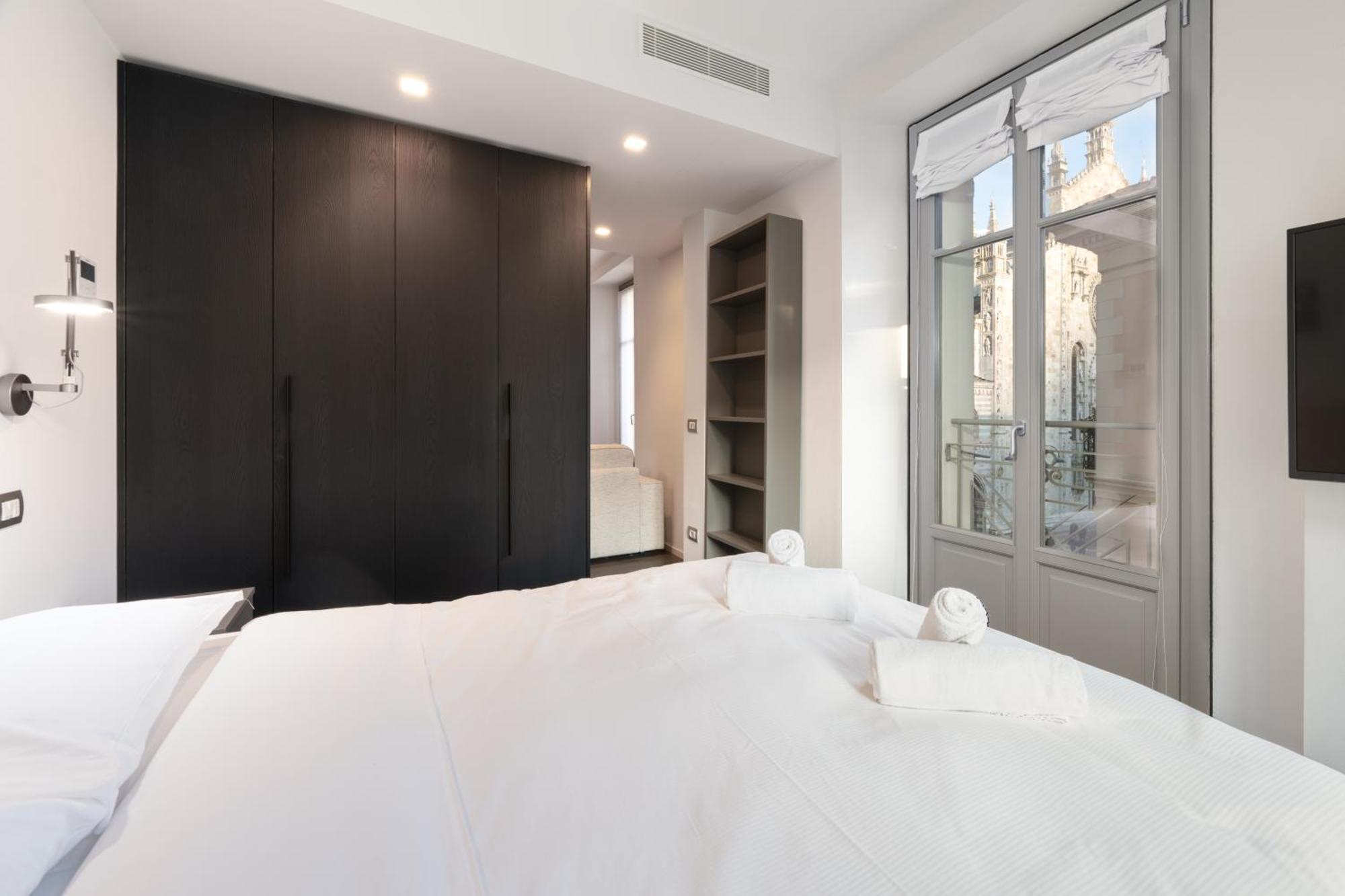 Apartment Palazzo La Cortesella - Modern Design & Location
