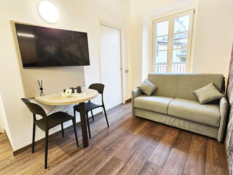 Plaza Deluxe Modern Center House - View - Privacy Apartment Como