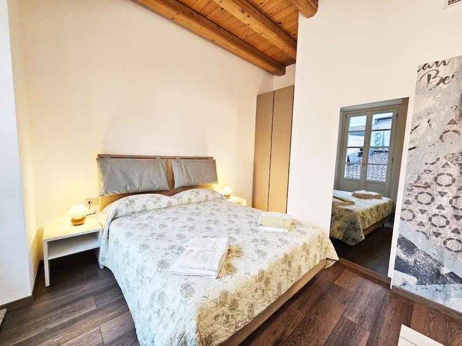Plaza Deluxe Modern Center House - View - Privacy * Como