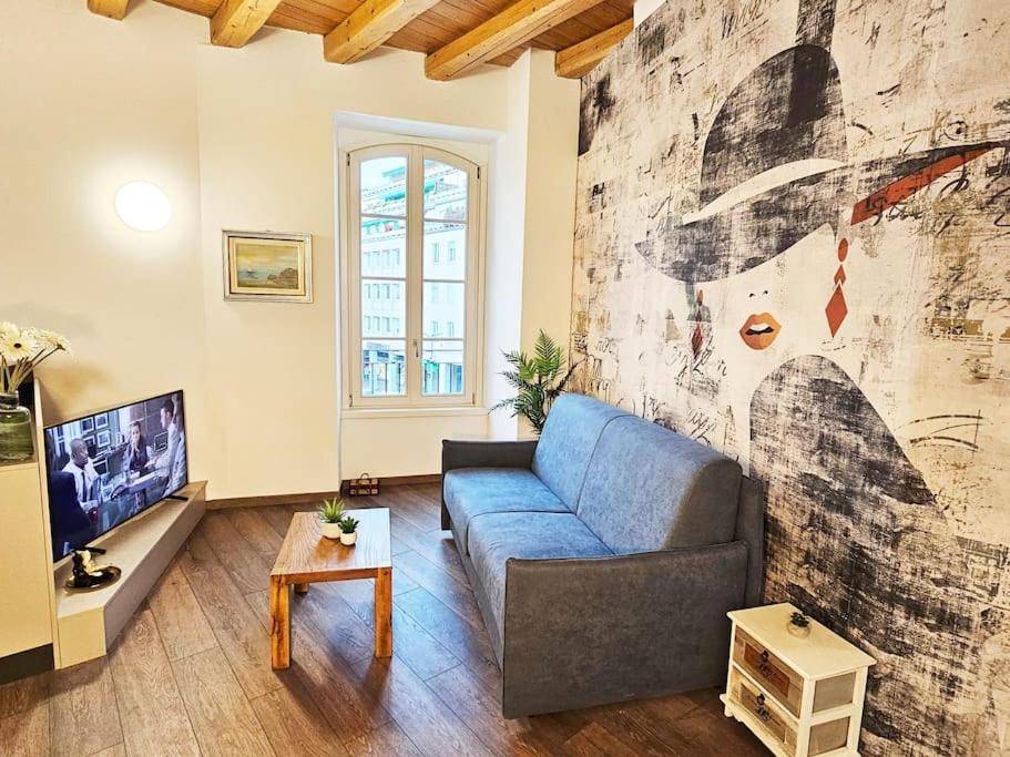 Plaza Deluxe Modern Center House - View - Privacy Apartment Como