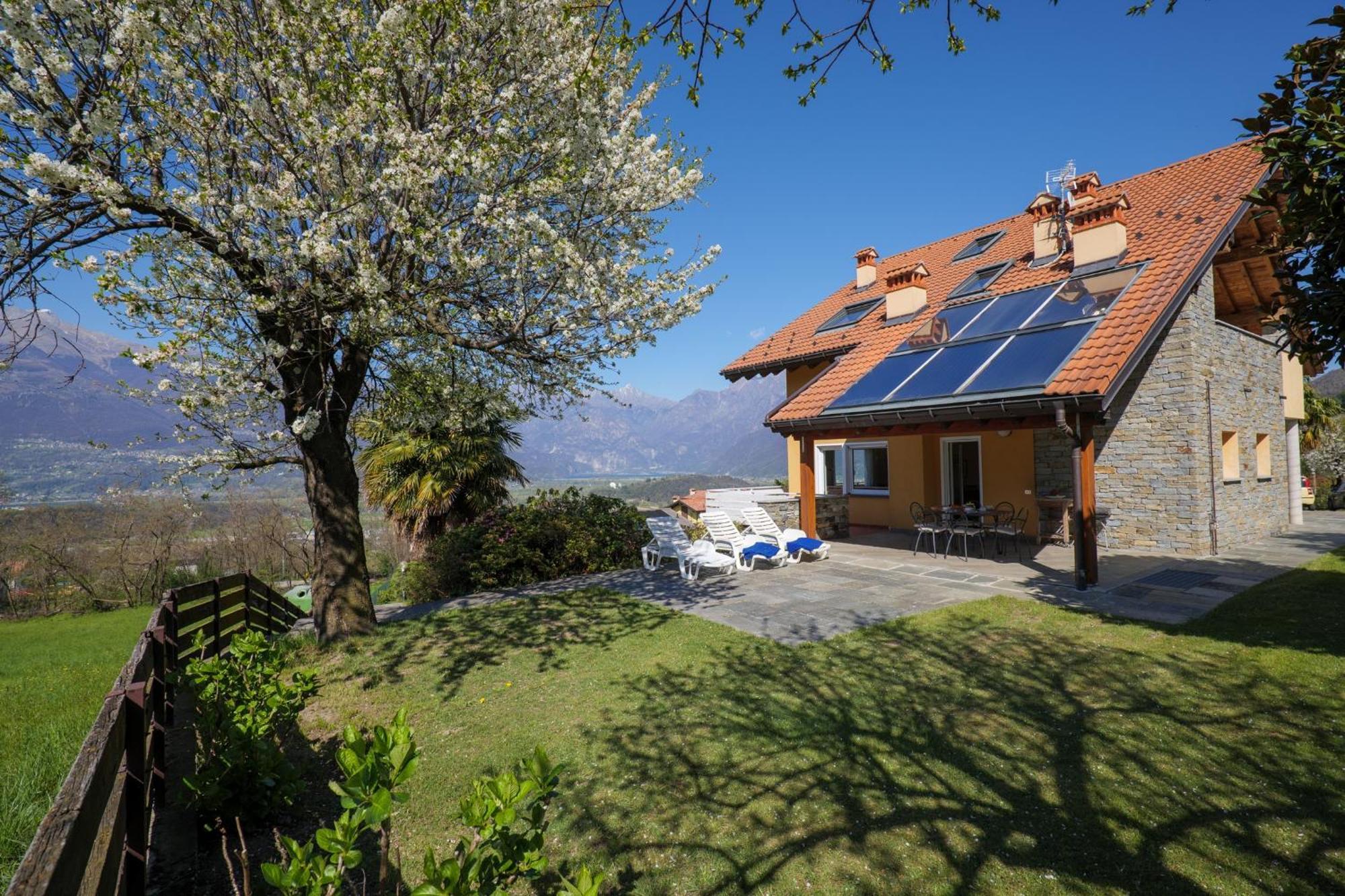 Casa Bellavista Apartment Colico