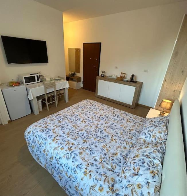 Blue's Place - Vicino Stazione Chiasso Apartment