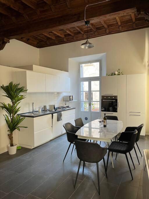 Apartment La Dama Finestra In Centro *